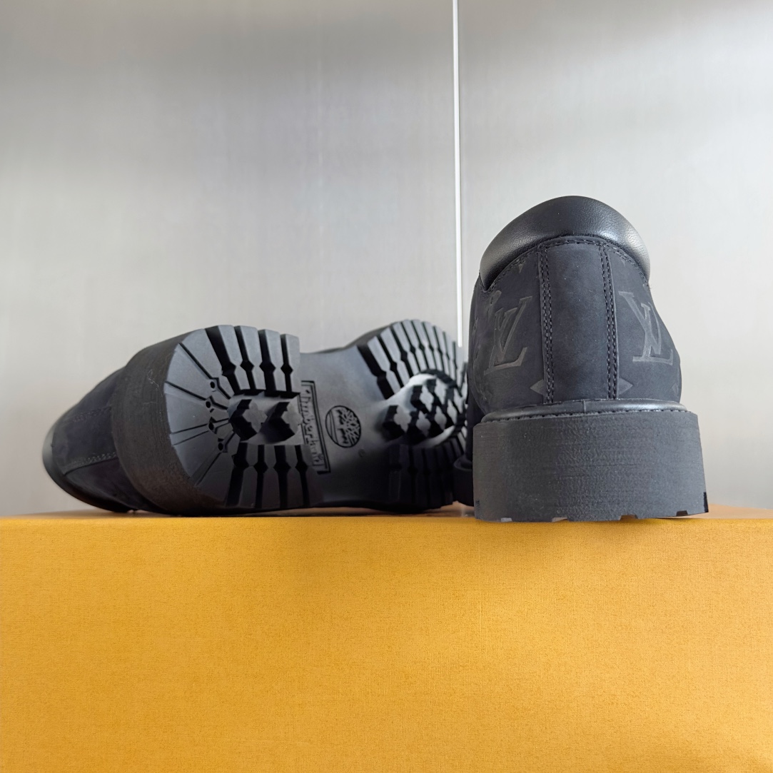 LV x Timberland Collaboration: Monogram Leather Ankle Boots for Men - 图片 9