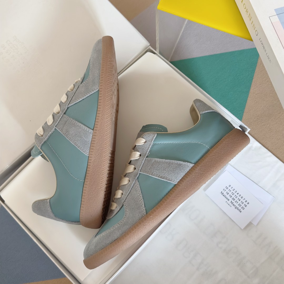 Maison Margiela MM6: Unisex Leather & Suede Sneakers - Stylish & Comfortable 7 i1735641178408 681 0 5