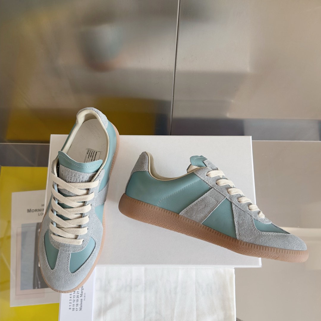 Maison Margiela MM6: Unisex Leather & Suede Sneakers - Stylish & Comfortable 4 i1735641179271 4314 0 2