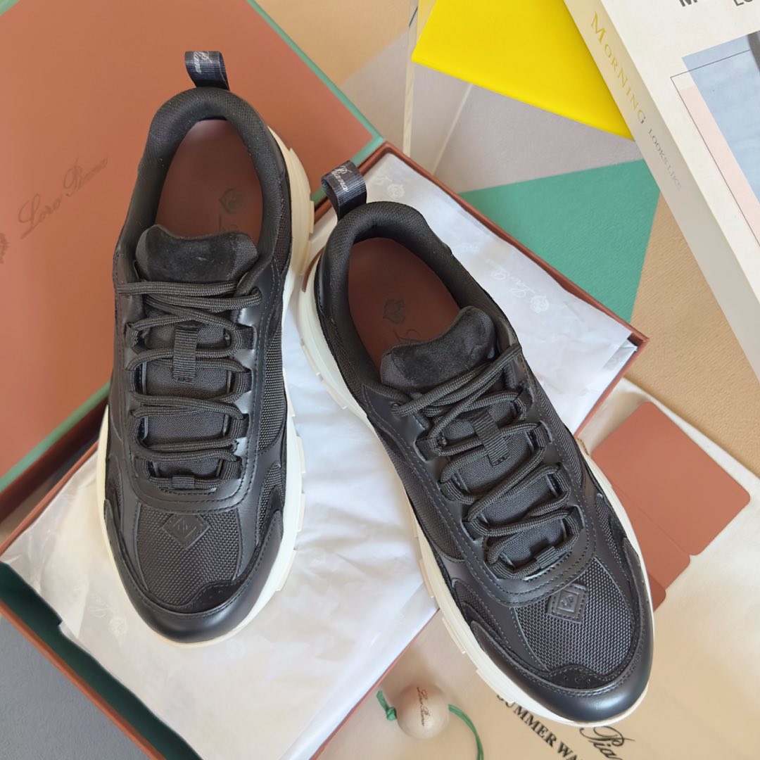 NO:129694,Top version of women's men's Loro Piana Cairn Walk series Couple style Thick sole Casual sports shoes Dad shoes Original purchase and development Made this sneaker is inspired by the urban style to fit the feet comfortably. Suede trim adds exquisite texture to the fashionable appearance, and the soft pads fit every contour, making it an ideal companion for urban adventure or weekend leisure trips. The light and soft sole adopts complex and fine engraved texture design, excellent performance. Exquisite packaging for delivery counter. Original custom fabrics are customized to the top layer cowhide   mesh. Custom imported breathable mesh. Extraordinary large sole. Original open mold-proof TPU material. Sole thick 4CM Size women's 36-40/men's 38-46, casual shoes/sports shoes, loro piga, sneakers, cowhide19860909顶级版本女款男款 Loro Piana 诺悠翩雅 Cairn Walk系列 情侣款 厚底 休闲 运动鞋 老爹鞋 原版购入开发 做货 这款灵感源自都市风格的运动鞋舒适贴合脚部.绒面革饰片为时尚外形平添精致质感,柔软的衬垫贴合每一道轮廓,使其成为都市冒险或周末休闲出游的理想伴侣.轻盈柔软的鞋底采用繁复精细的雕刻纹理设计,性能出色 配送专柜精美包装 面料原版定制头层牛皮 网面 内里定制进口透气网里 大底原版开模防滑TPU材质 底厚4CM Size女款36-40 / 男款38-46,休闲鞋/运动鞋,loro piana,sneakers,cowhide,Women's Shoes