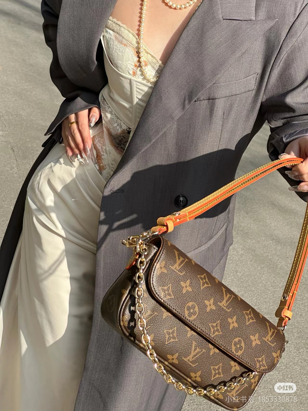 Louis Vuitton Chain Wallet Ivy, Monogram Coated Canvas with Gold-color hardware 2 a1728642643962 1304