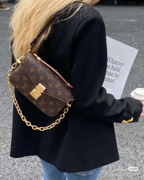 Louis Vuitton Pochette Métis East West: Iconic Style & Versatile Wear 1 Louis Vuitton Pochette Métis East West: Iconic Style & Versatile Wear