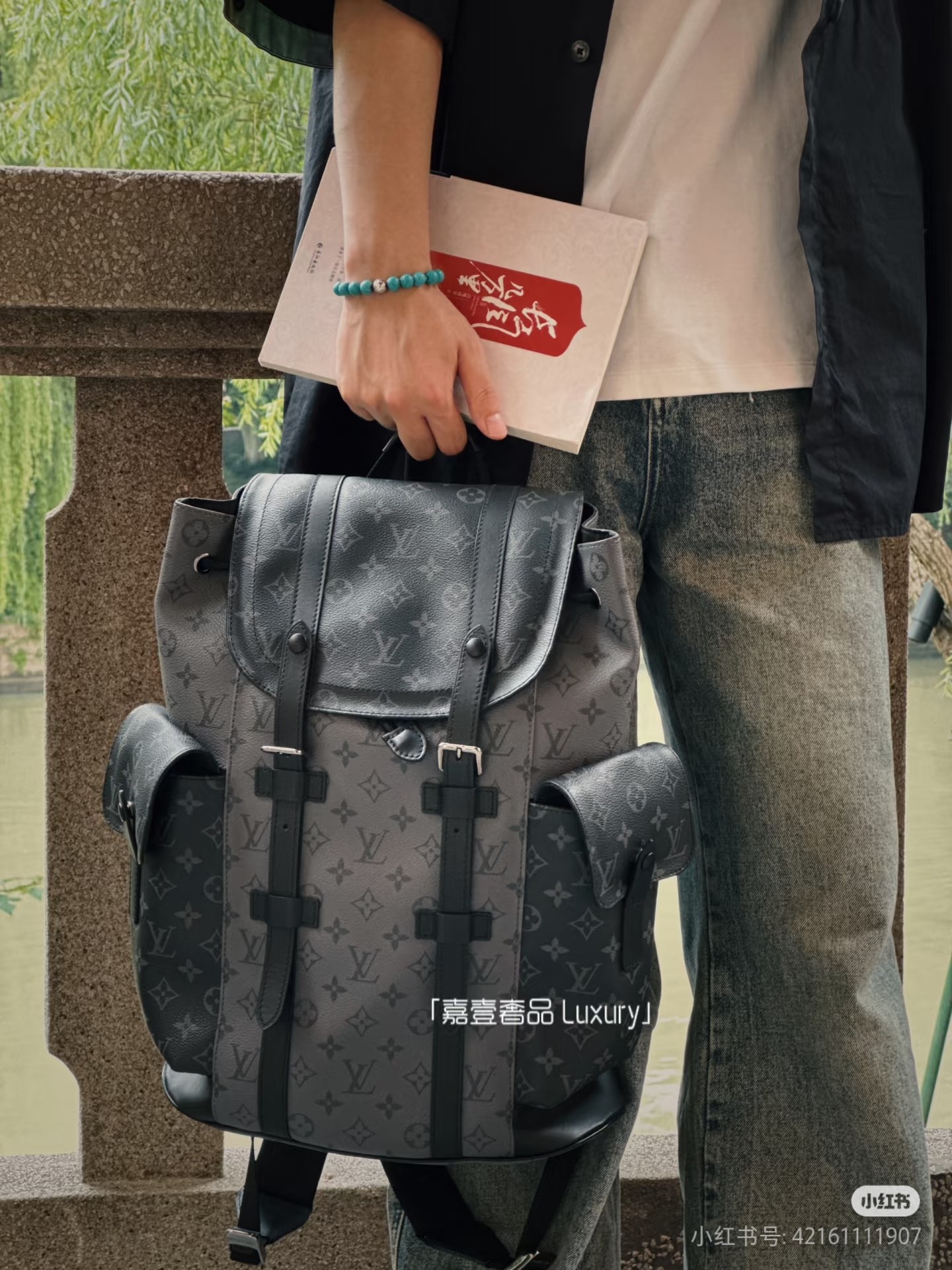 𝐂𝐇𝐑𝐈𝐒𝐓𝐎𝐏𝐇𝐄𝐑 双肩包 | 素人演绎▪️