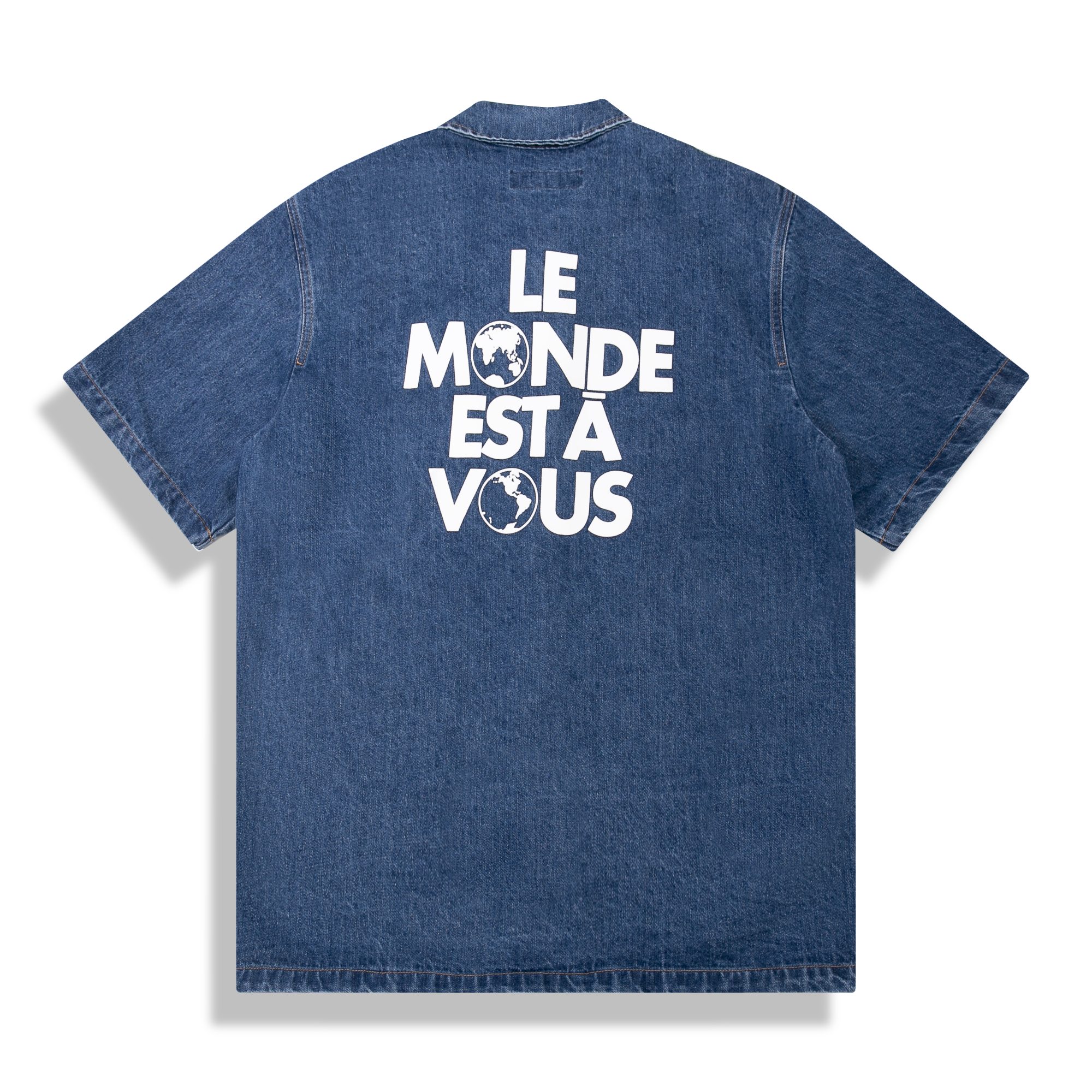 正确版高品质
P140 1V/25ss新款丹宁领标华背标语地球字母印花牛仔短袖
工艺说明:以宽松系扣廓形释放前卫气息。胸袋点缀压印 Marque L.Vuitton Déposée 标识的VVN皮革贴饰,秀场的Le Monde Est À Vous(世界是你们的)标语瞩目抒写于背后。整体走线平直细腻,面料舒适柔软,颜色一致无色差 能与同款搭配营造时尚造型,驾驭各种场合,定制辅料,三标齐全
男女同款!
SIZE : S M L XL