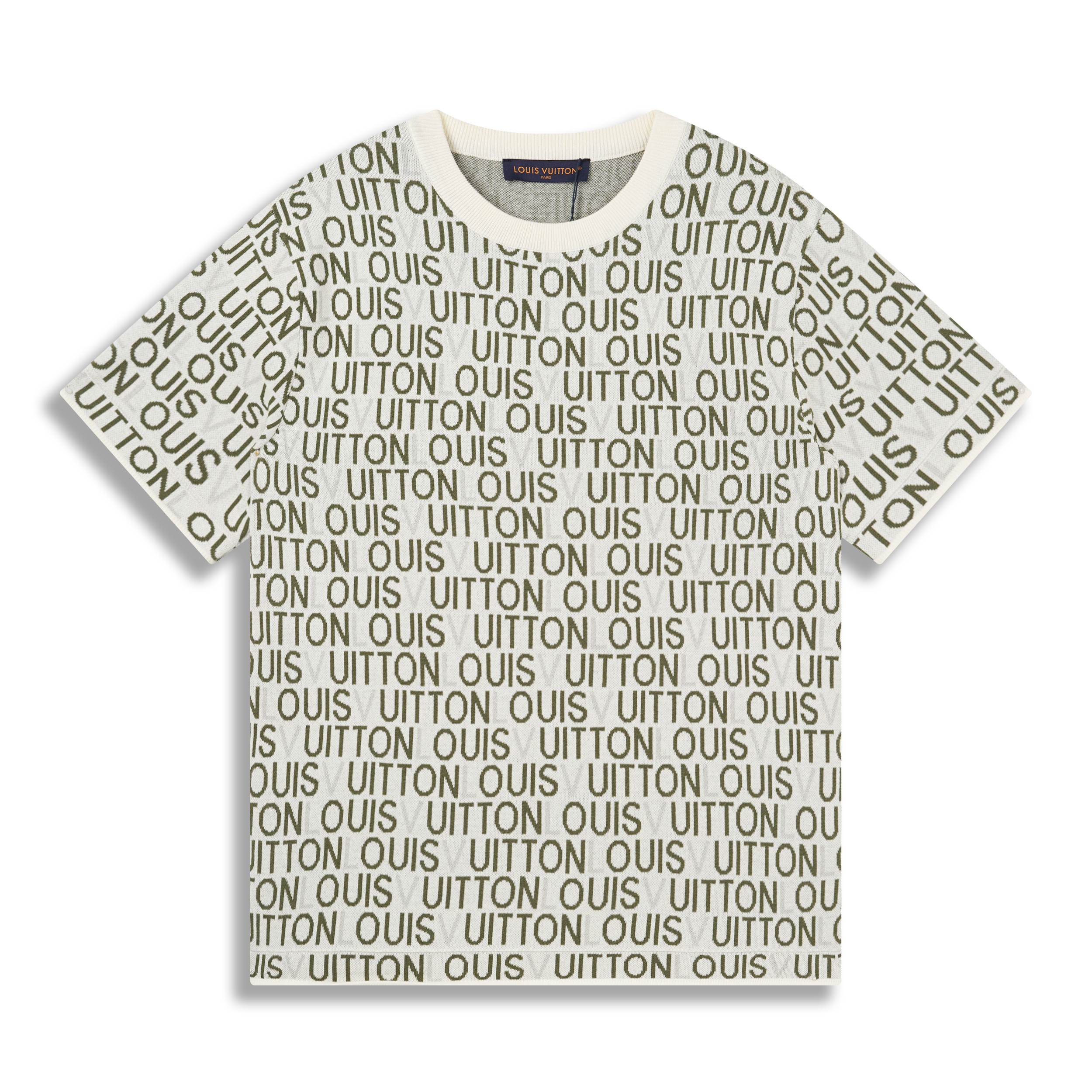 P90 1V/Nueva camiseta de manga corta de punto jacquard con estampado MONOGRAM completo. Esta camiseta de cuello redondo…