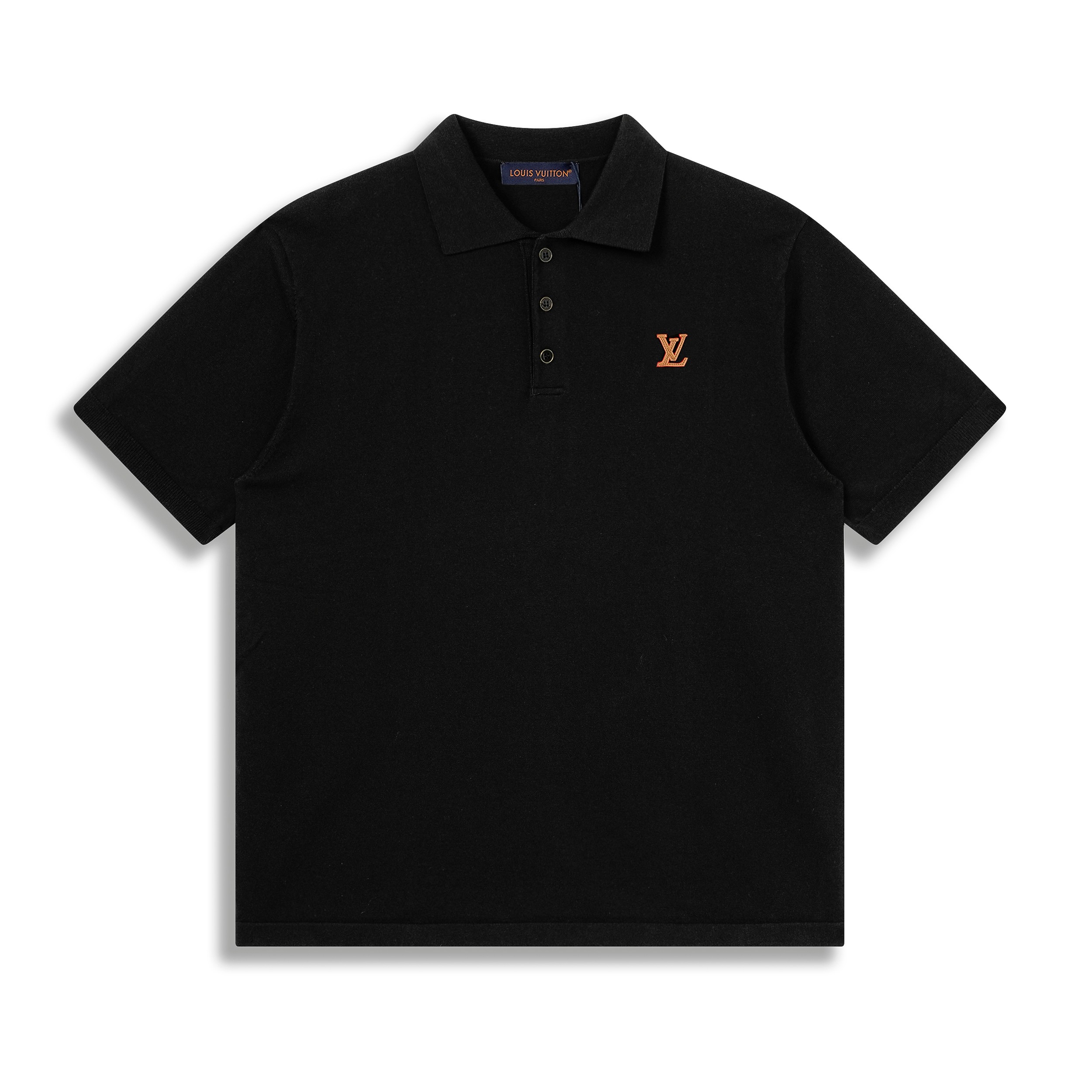 P90 1V/26SS nueva colección, polo de manga corta de punto con insignia en el pecho. Este polo es limpio y sencillo, rei…
