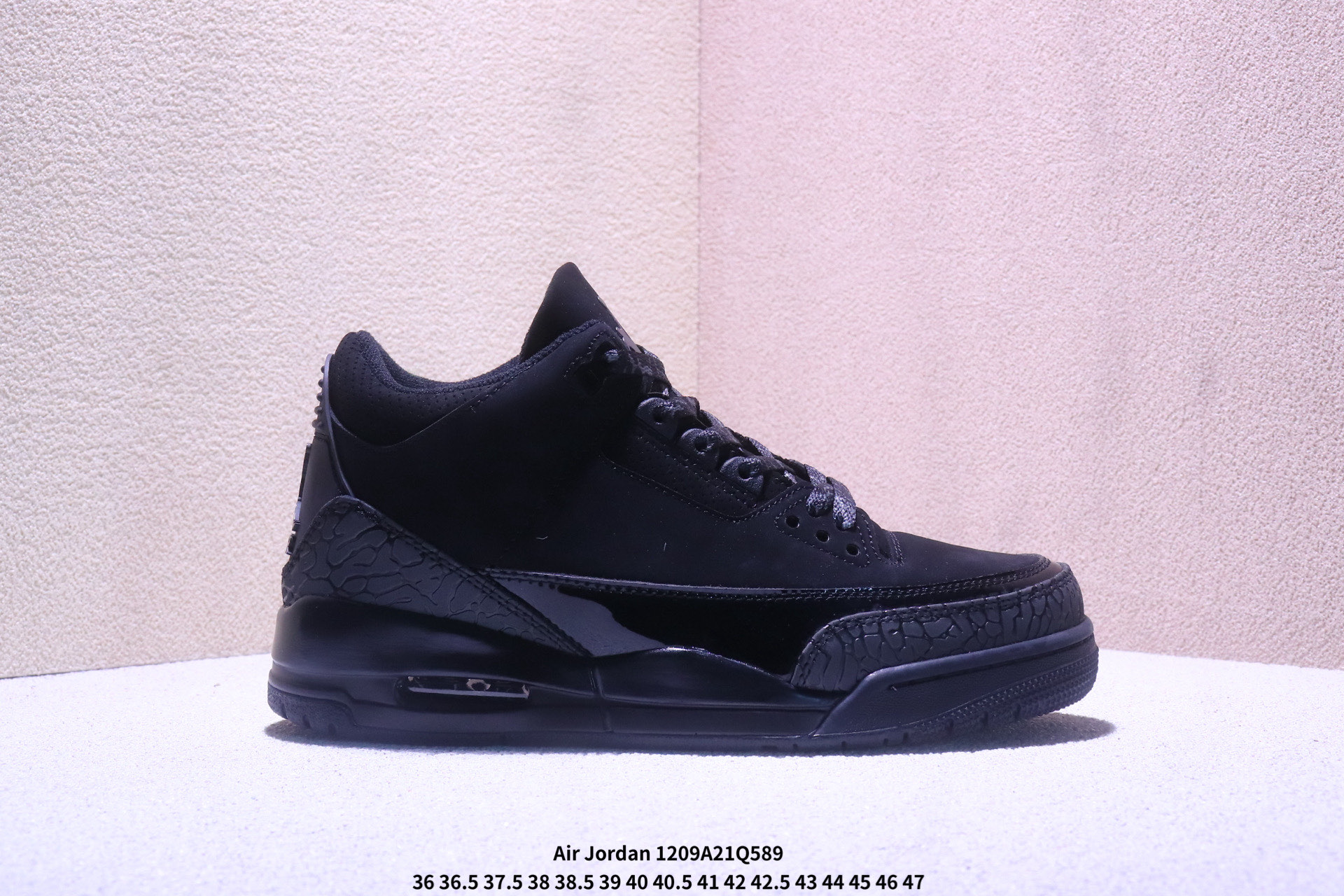 💰120 Air Jordan AJ3 Retro 午夜蓝 CT8532-140 圈内最强三代系列 匠心打造 开发时长超过半年 目前可过各类鉴定或无法鉴定 裸鞋随便操作 全套原纸板楦头开发 原厂大底磨具加持立体防滑纹理 原装可视Air Sole气垫 原汁原味最完美的三代版型 唯一正确鞋头趴度弧度高度鞋身腰线 原厂TPU彩虹扎染后跟饰片 正确内里反口里网布 皮料菱角分明不变形无多余毛边 广东原厂zp同批次手工大底描漆拉丝 市场唯一原厂鞋扣模具 原厂织唛标 原厂飞人电绣工艺 尾指中部跳三针 独家绑鞋带手法 印刷中底布 四线拉帮 米色美纹纸贴合固定 进口港宝加持 后跟自然饱满 全鞋荧光划线卡点 追求极致完美 每一双都是工艺品 多重QC质检 超越公司货的品控标准 实实在在的免检产品 SIZE：36 36.5 37.5 38 38.5 39 40 40.5 41 42 42.5 43 44 44.5 45 45.5 46 47.5 XM1209Q589