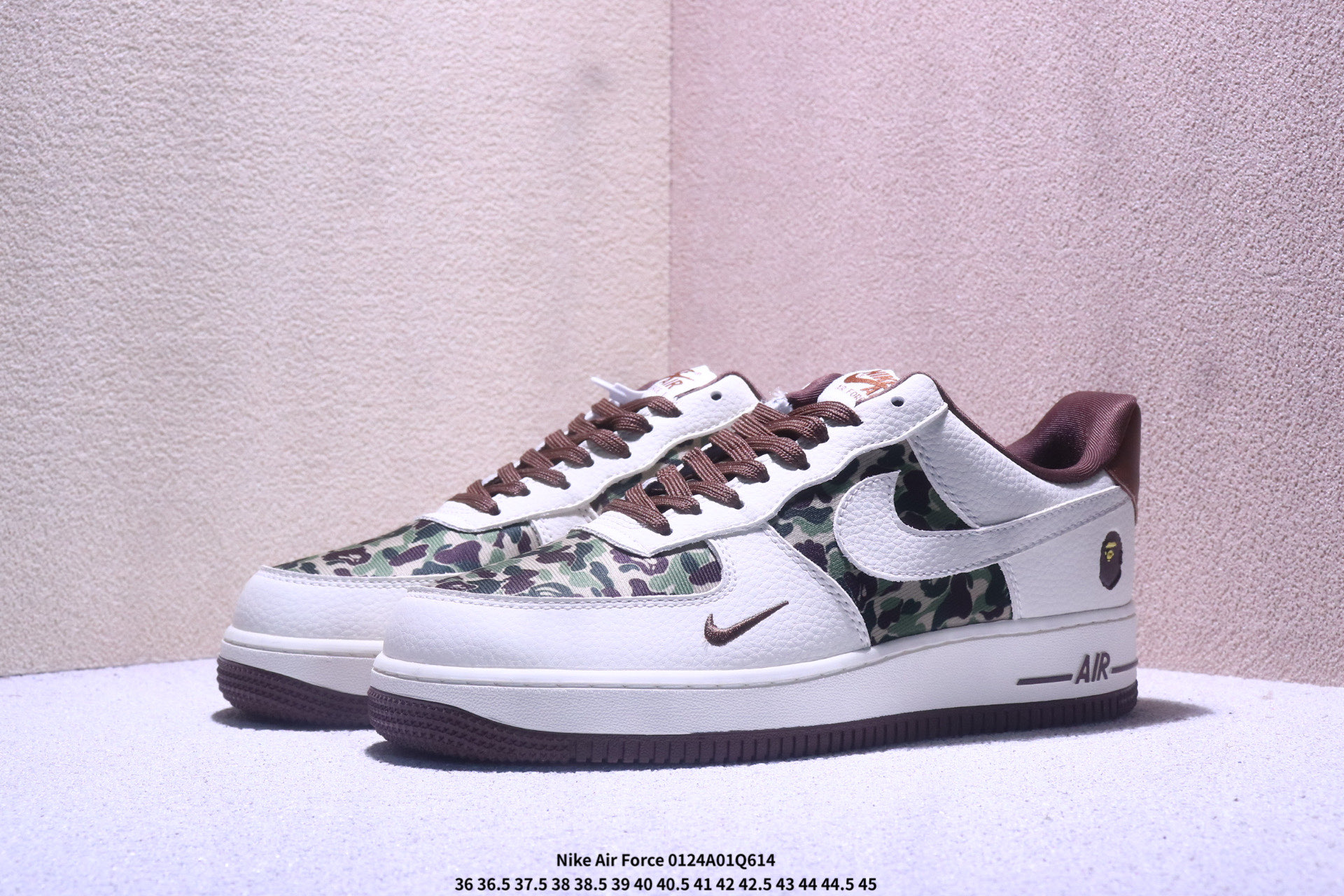 💰220
耐克 Nike Air Force 1 &lsquo;07 Low 运动板鞋空军一号 AF1 原楦头原纸板 打造纯正空军版型
专注外贸渠道 全掌内置蜂窝气垫 原盒配件 原厂中底钢印、拉帮完美  官方同步上架。
尺码：36 36.5 37.5 38 38.5 39 40 40.5 41 42 42.5 43 44 45
XM0124Q614
