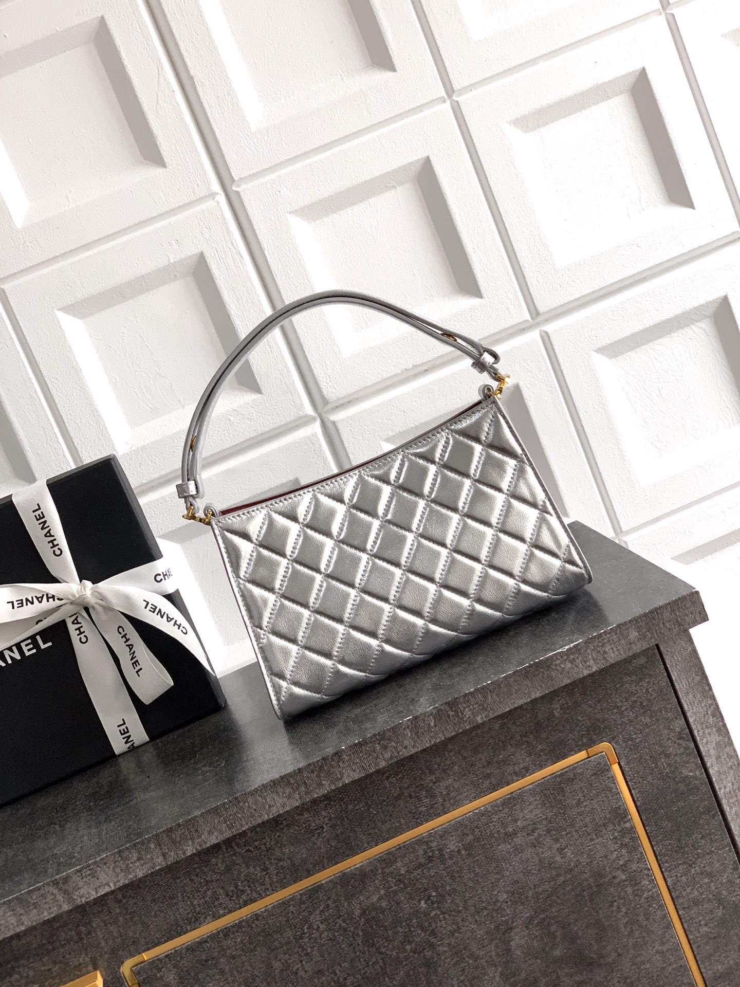 "Plata" OHANEL 🚩🚩🚩26x🆕Ilumina las estrellas. 🤩🤩 Un bolso navideño para axila de edición limitada con patrón de ro…