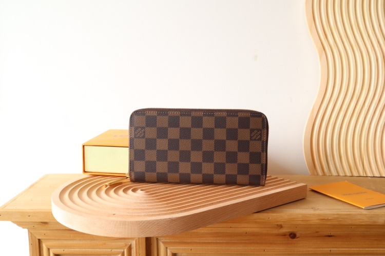 Louis Vuitton Damier Ebene Zippy Wallet Brown Leather Zip Around Long 1 Louis Vuitton Damier Ebene Zippy Wallet Brown Leather Zip Around Long