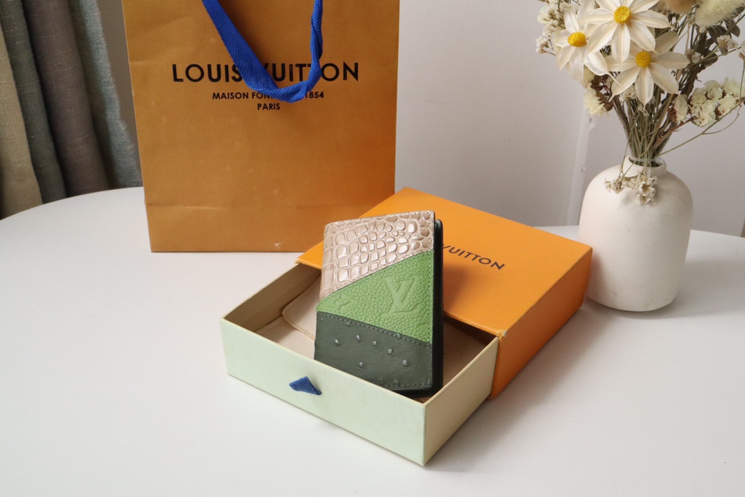 Louis Vuitton Wallet Card pack Men Monogram Eclipse Canvas M84690