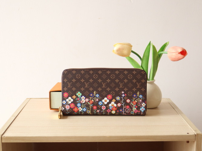 Louis Vuitton Murakami Takashi Zippy Wallet Monogram Canvas 1 Louis Vuitton Murakami Takashi Zippy Wallet Monogram Canvas