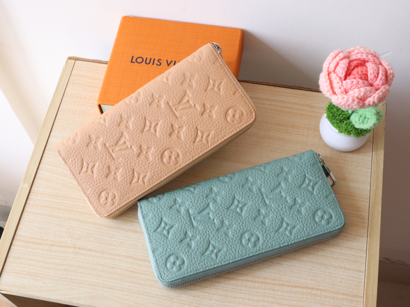 Louis Vuitton Taurillon Leather Multiple Wallet Card Holder Pouch