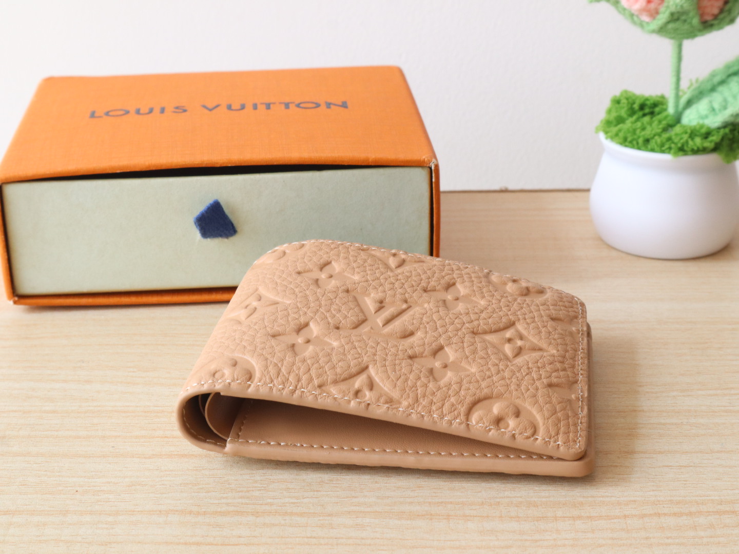 Louis Vuitton Multiple Wallet Taurillon Leather Monogram Embossed Beige 3 i1742793553368 225 0 2