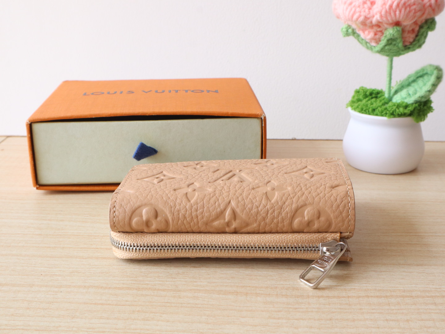 Louis Vuitton Taurillon Leather Wallet Card Holder Pouch M14143 3 i1742793643153 9553 0 2