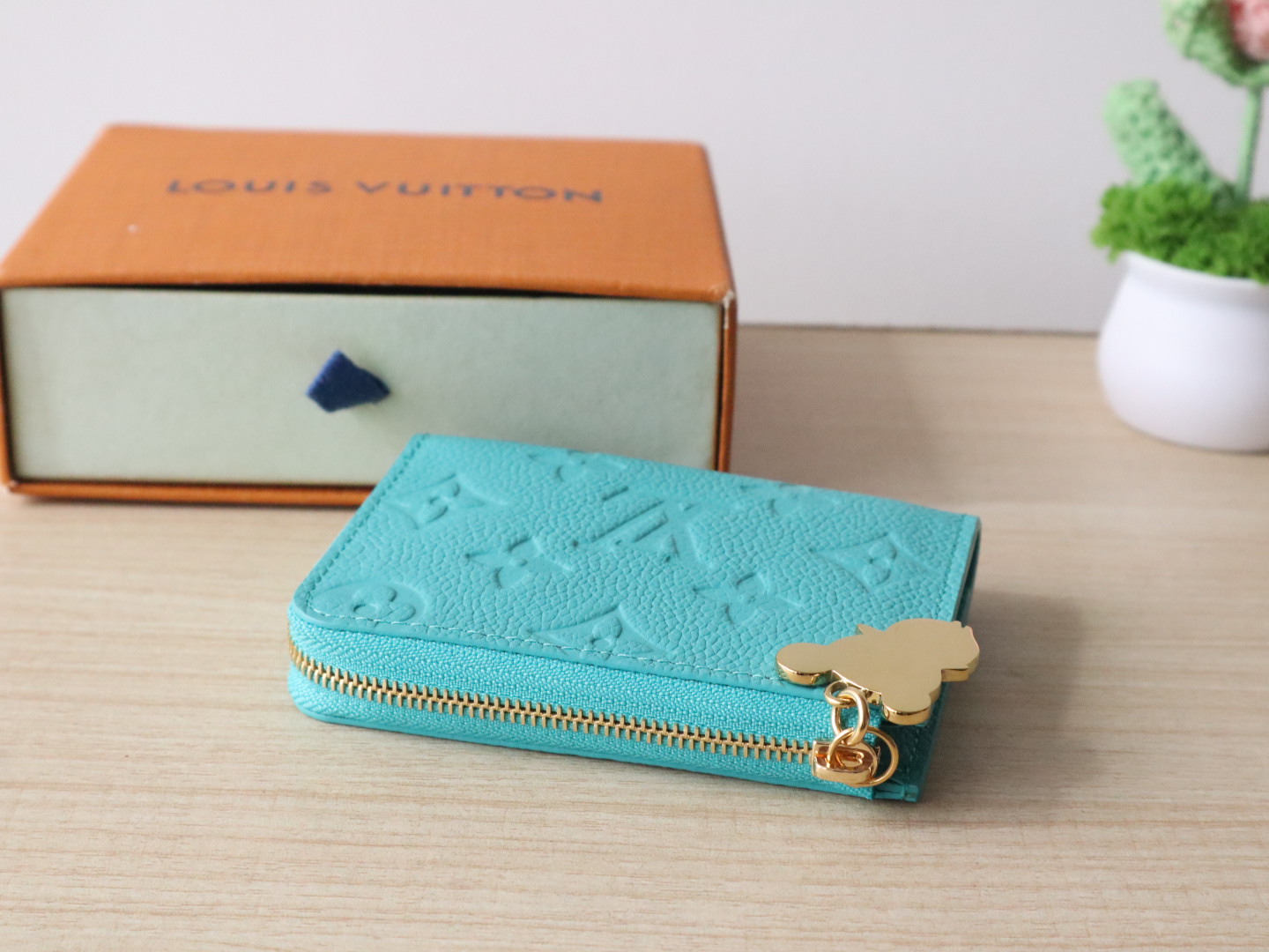 Louis Vuitton x TM Portfolio Compact Wallet Murakami Takashi Aqua Monogram 4 i1743409014794 9722 0 3