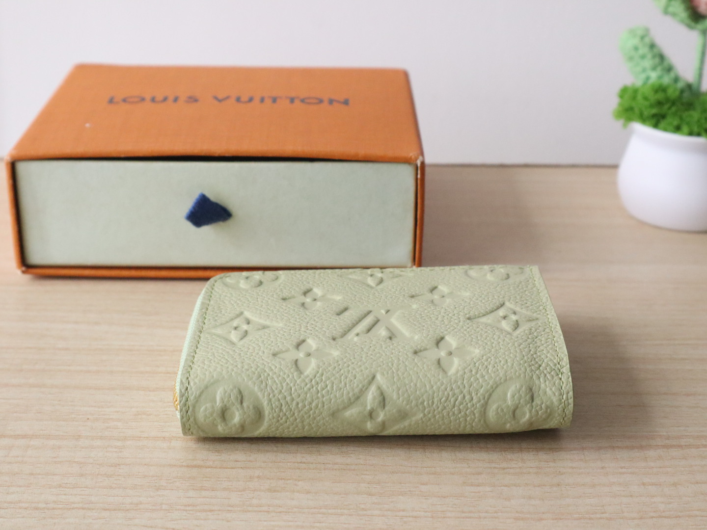 Louis Vuitton x TM Portfolio Noah Compact Wallet, Embossed Leather, Green 6 i1743409061754 7415 0 5
