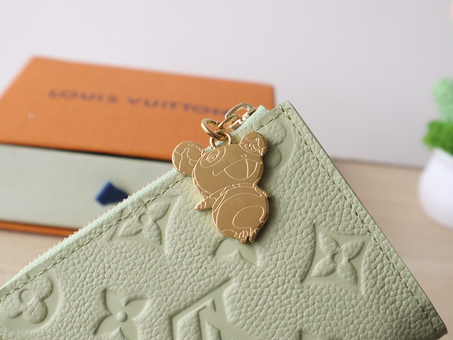 Louis Vuitton x TM Portfolio Noah Compact Wallet, Embossed Leather, Green 7 i1743409062375 718 0 6