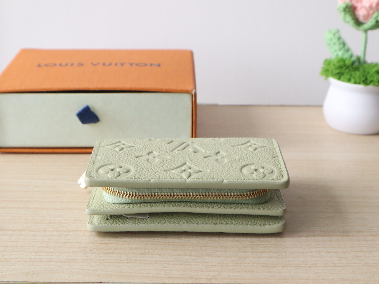 Louis Vuitton Cléa Wallet Monogram Empreinte Leather - Pistachio 3 i1743409317141 2702 0 2