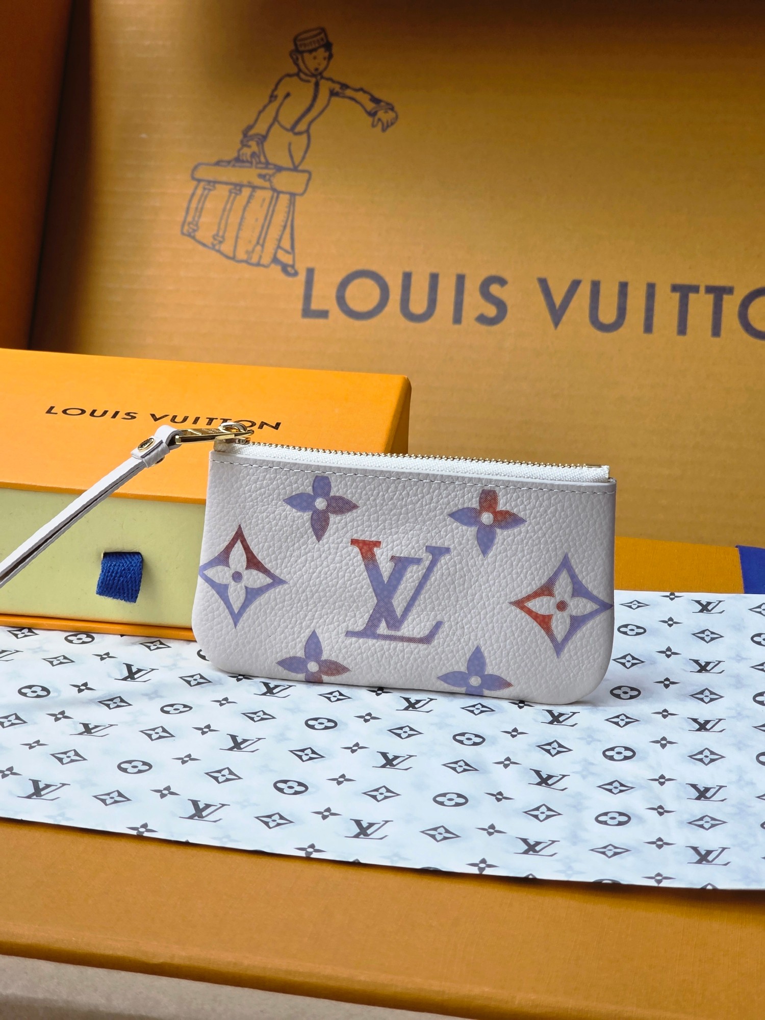 Monedero con Llavero Louis Vuitton Monogram Empreinte - Elegancia y Funcionalidad