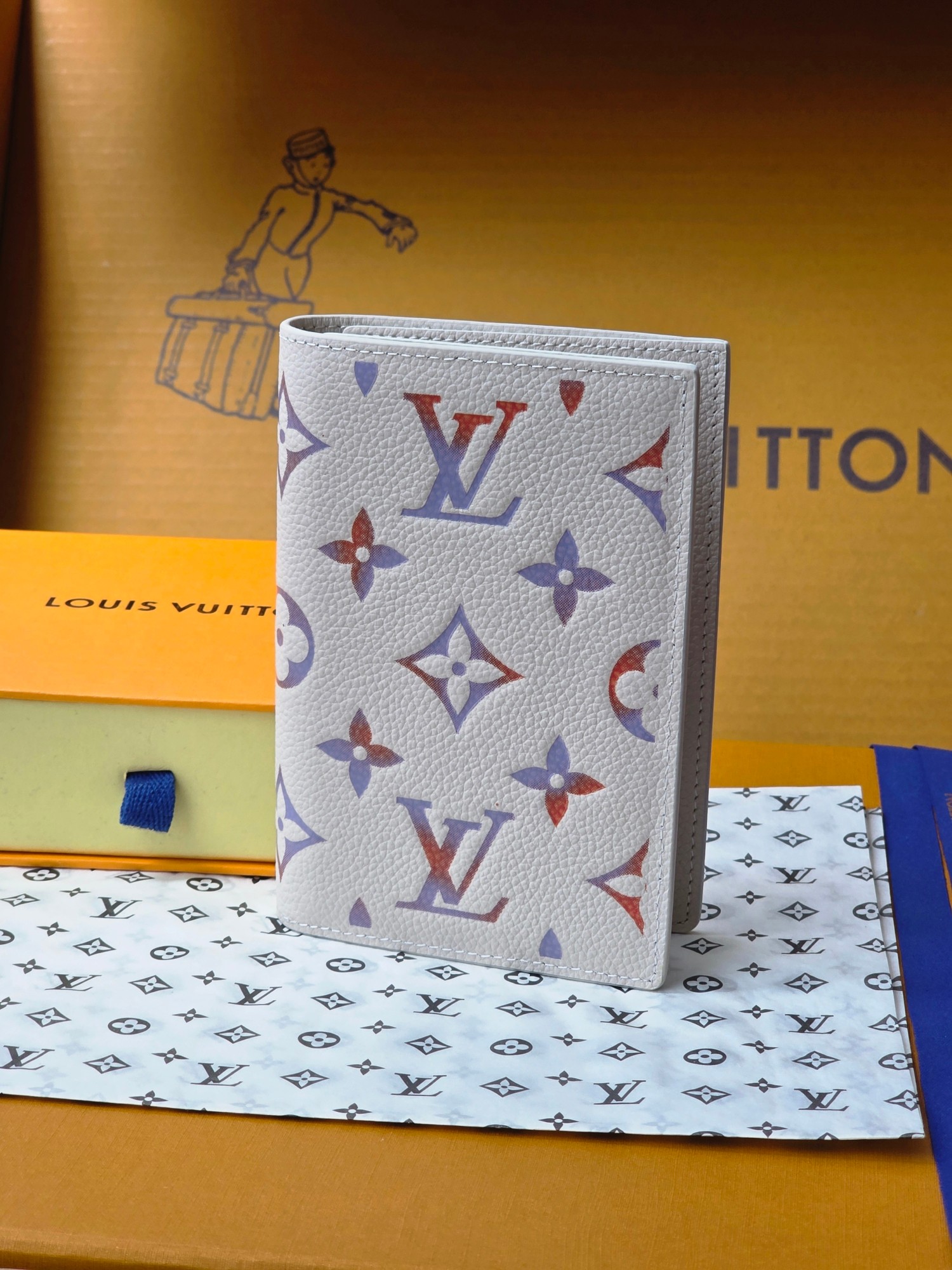Louis Vuitton Monogram Empreinte Leather Passport Holder - M25917