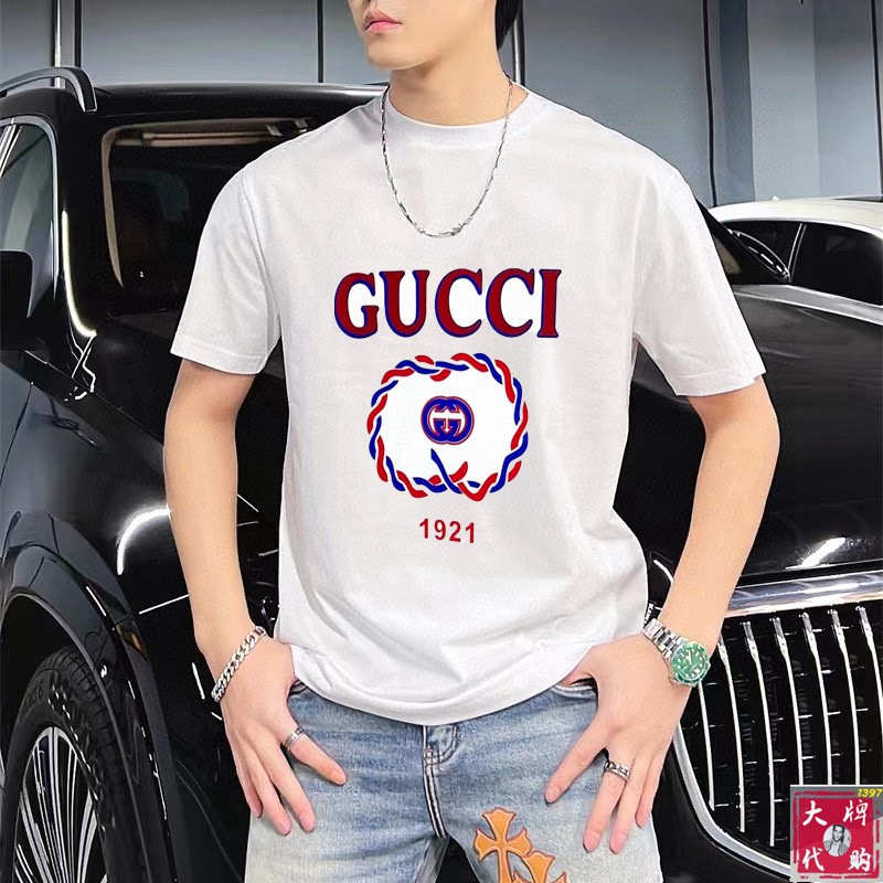 NO:425205,High-version Gucci Max XXL can wear 200 catties top-level round neck casual short sleeve high-end custom versatile style. Anyone can easily control it. Fully customized fabric craftsmanship. The latest logo design of the luxurious classic brand on the chest is very high-end. Those who understand goods must enter!  The style and tailoring are slim styles, which are very exquisite, showing aura and highlighting the exquisiteness of business men. This is the unique feature, the right slim fit, and the upper body effect is very good!  Size S-XXL, gucci, T-shirt, alexander wang19860909高版本  Gucci 古奇 最大XXL可穿200斤顶级圆领休闲短袖高级定制百搭款式 任何人都可以轻松驾驭 面料全订制工艺 胸前奢华经典品牌最新logo设计,非常显档次懂货的必须入！版型剪裁属于修身款 非常精致,显气场,又会凸显商务男士的精致,这就是独到之处,恰到好处的修身,上身效果非常赞！尺码S-XXL,,gucci,T-shirt,alexander wang,Men's clothing