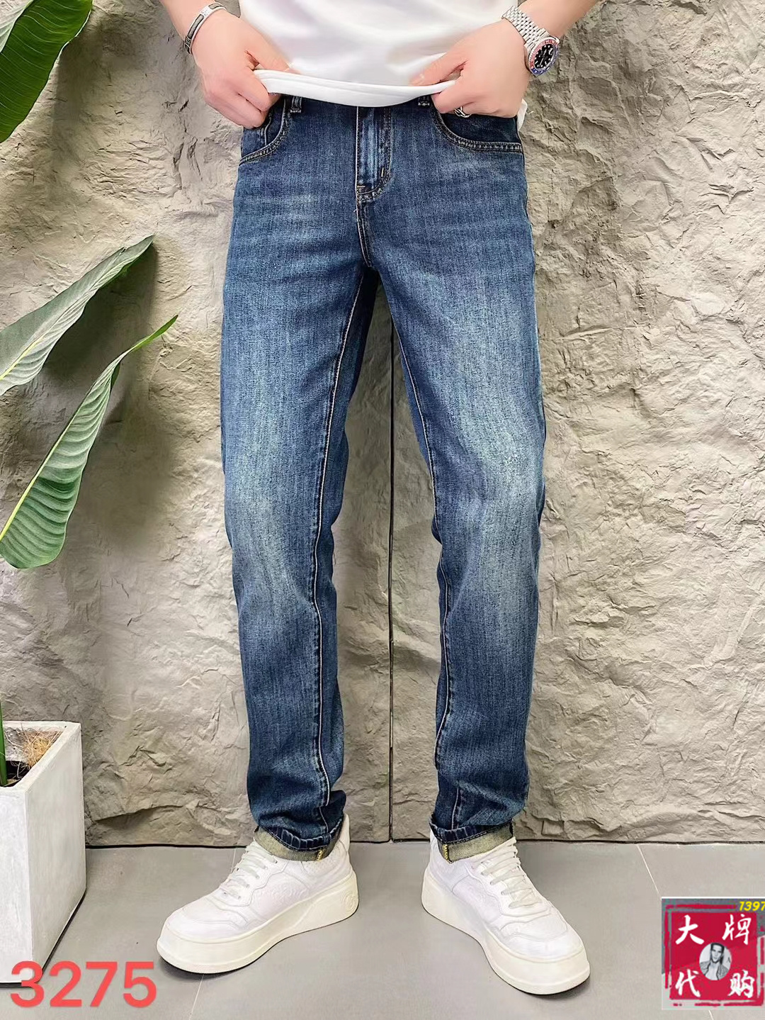 NO:427464,Balenciaga Men's jeans original original cloth original wash water!  Imported original wash elastic fabrics, complex handicrafts superimposed, any wash process will become a completely different color effect after a few more seconds, so it is more precious, especially long-lasting and odor-resistant... Use the best tannin elastic texture, genuine leather leather cards, high-quality metal accessories... to create a unique and original jeans style!  Original hardware accessories, super positive style, comfortable and breathable, extremely high grade, counter quality, and handsome upper body. Size number 29-38, balenciaga, balenciaga, jeans, alexander wang19860909Balenciaga 巴黎世家 男士牛仔裤原厂原布原洗水！进口原版水洗弹力面料,复杂的手工艺叠加,任何一个洗水环节多停留几秒都会变成完全不一样的颜色效果,所以越加珍贵,特别持久、耐味…… 选用上乘的丹宁弹力质感,真皮皮牌、高定的金属辅料……打造出独特及原创的牛仔裤款型！原版五金辅料,版型超正,舒适透气,档次极高,专柜品质,上身帅气十足. 码数29-38,,balenciaga,balenciaga,jeans,alexander wang,Men's clothing