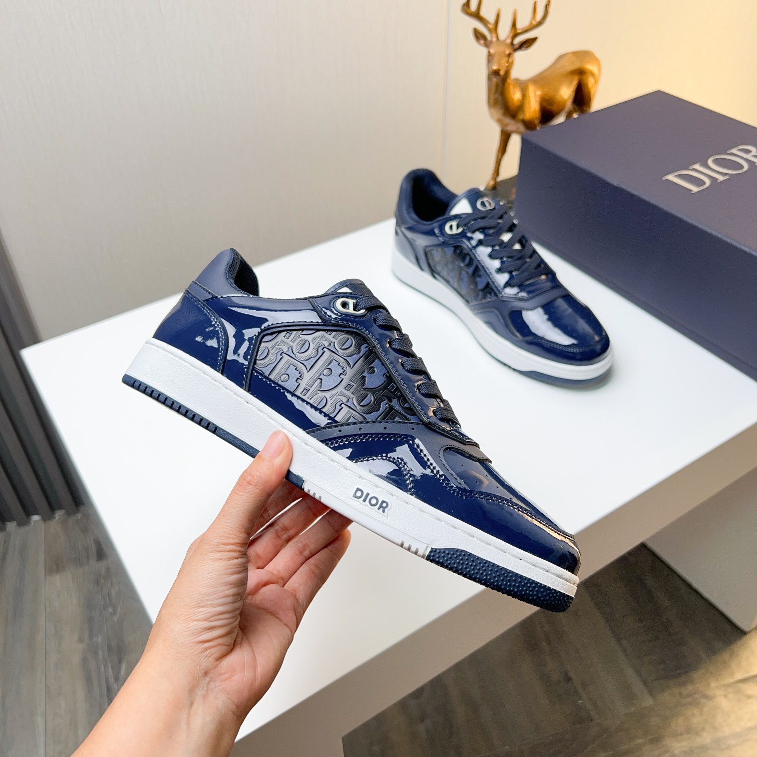 Dior Low-Top Sneakers in Blue Oblique Canvas and Calfskin Leather 4 a1751870798569 3275