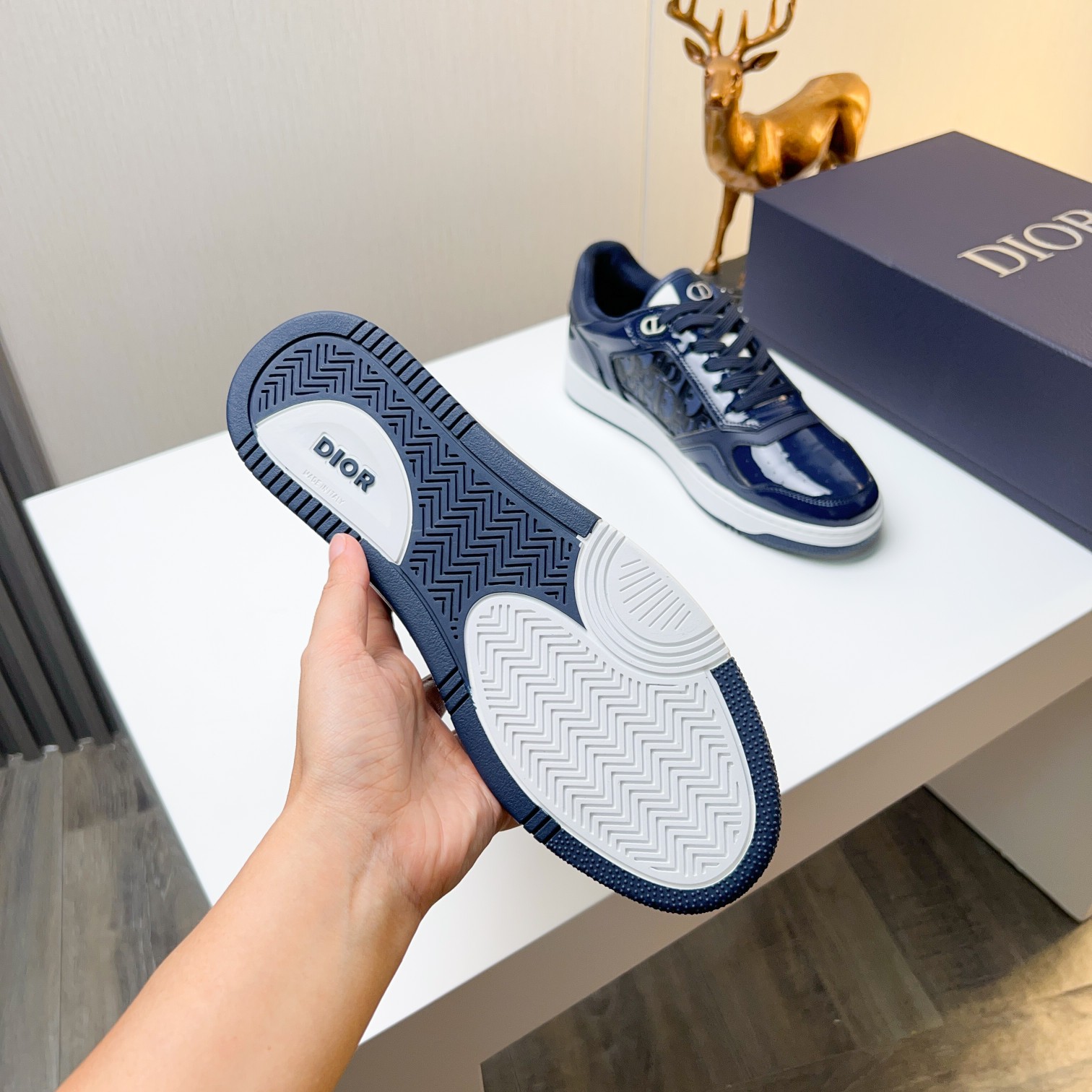 Dior Low-Top Sneakers in Blue Oblique Canvas and Calfskin Leather 5 a1751870803372 3575