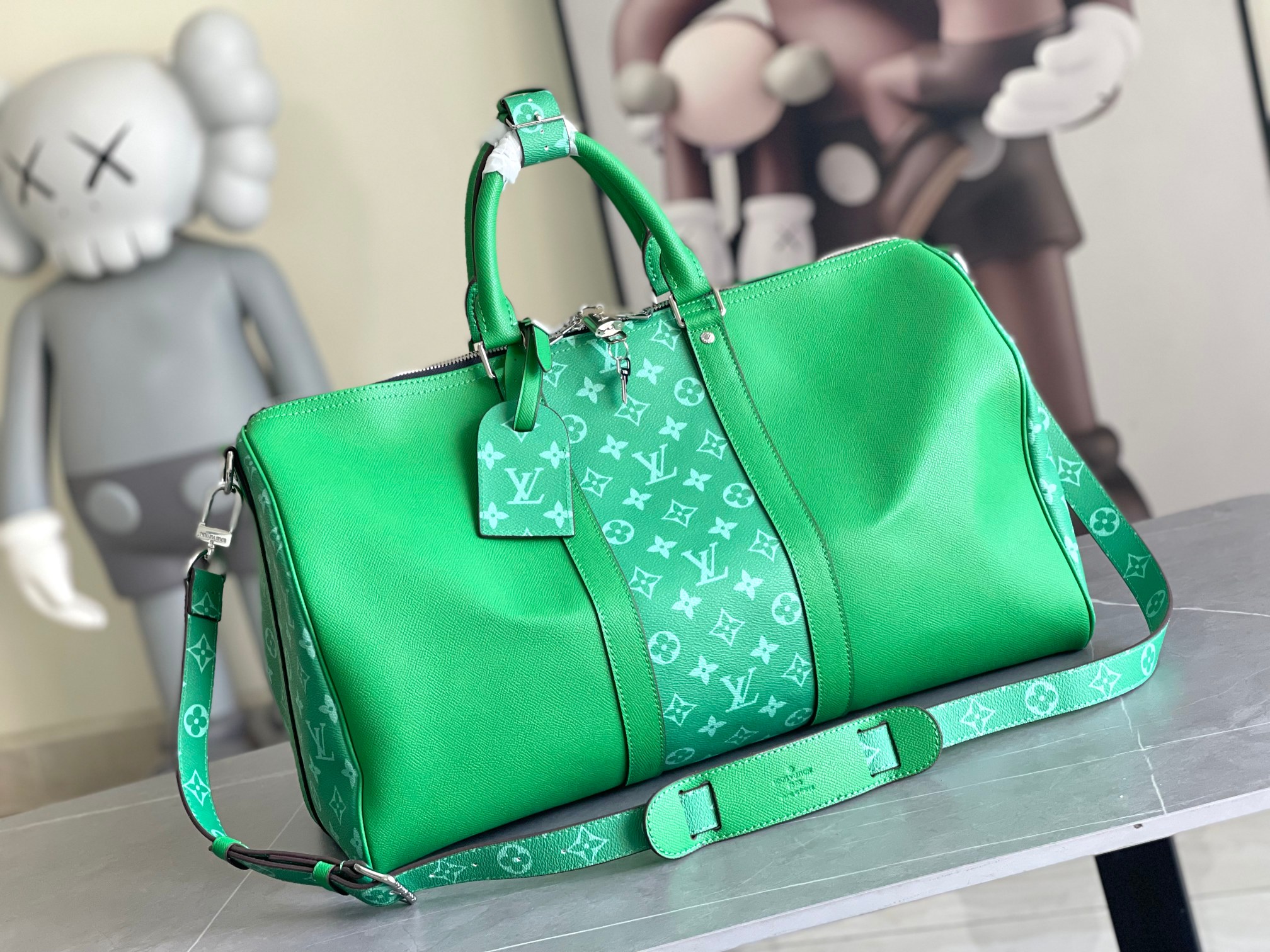 NO:341014,The head layer m30146 M53776 m30235MTaigarama series has newly launched this keepall travel bag. It uses flexible Taga leather and classic canvas to create a dynamic configuration. The size is suitable for the needs of the trip. The size is 50x29x23cm, LV premium version, louis vuitton, travel bags19860909头层 m30146 M53776 m30235MTaigarama 系列全新推出此款 keepall旅行包 采用柔韧 Taga 皮革和经典帆布塑造动感构型.尺寸恰宜容纳随行所需, 尺寸50x29x23cm,LV特级版本,louis vuitton,travel bags,Bag