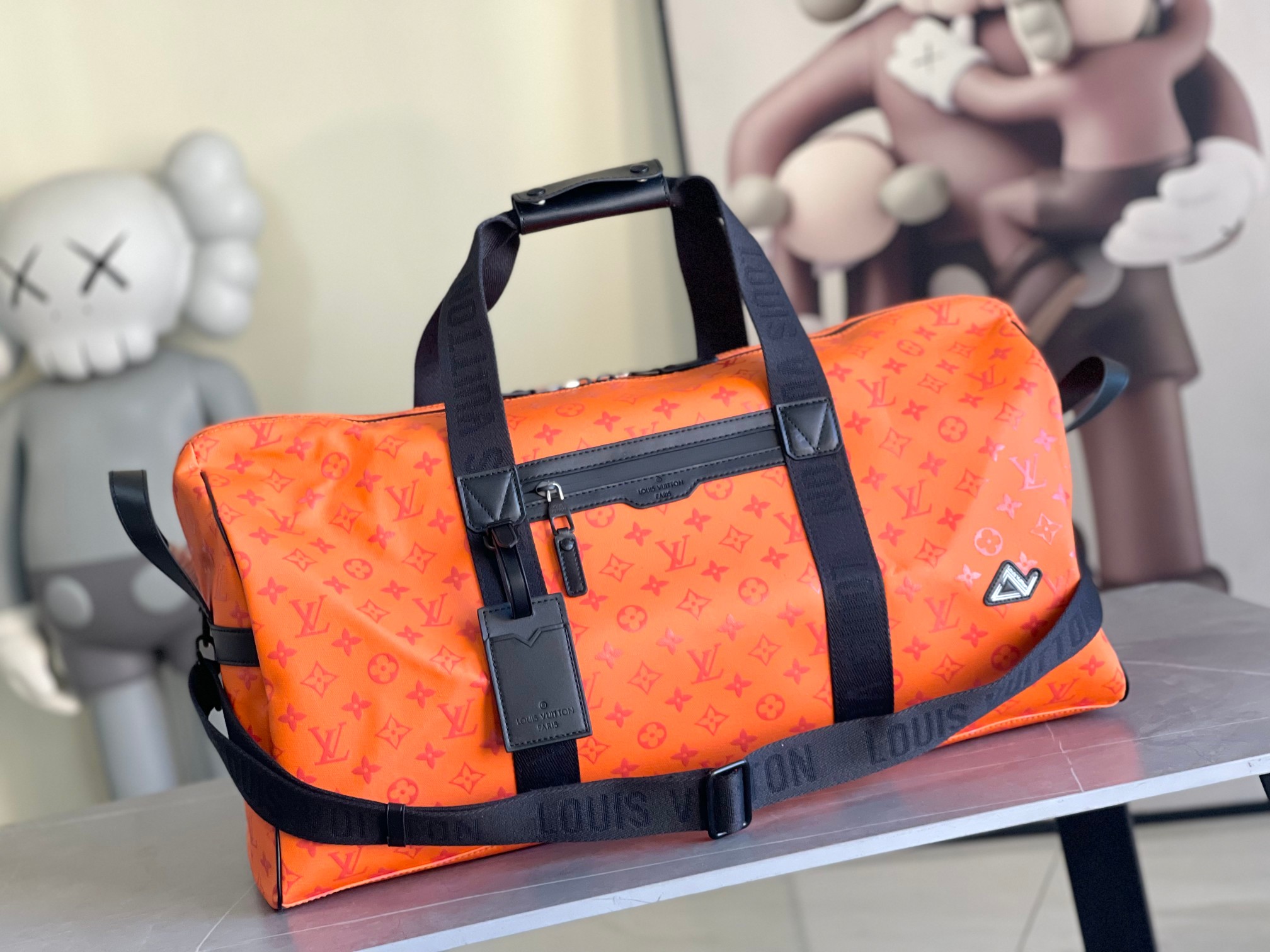 型号12724 Virgil Abloh 将 Basketball Keepall 55 旅行袋由品牌