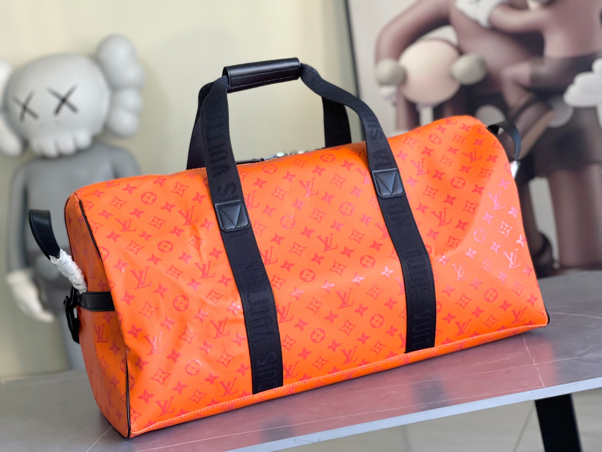  型号12724 Virgil Abloh 将 Basketball Keepall 55 旅行袋由品牌