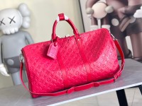 LV Louis Vuitton Price Ajuste 12,800 Maroon Esta bolsa de viaje de Bandoulière 50 es un cuero de sombra de monograma con un monograma completo en relieve, combinada con piezas de metal mate, creando un diseño minimalista, y el tamaño del equipaje de la cabina es adecuado para viajes cortos. La serie Keepall Soft Travel Bag nació en la década de 1930 y es tan clásica como siempre. Tamaño: 50 x 29 x 23 cm 1 LV Louis Vuitton Price Ajuste 12,800 Maroon Esta bolsa de viaje de Bandoulière 50 es un cuero de sombra de monograma con un monograma completo en relieve, combinada con piezas de metal mate, creando un diseño minimalista, y el tamaño del equipaje de la cabina es adecuado para viajes cortos. La serie Keepall Soft Travel Bag nació en la década de 1930 y es tan clásica como siempre. Tamaño: 50 x 29 x 23 cm