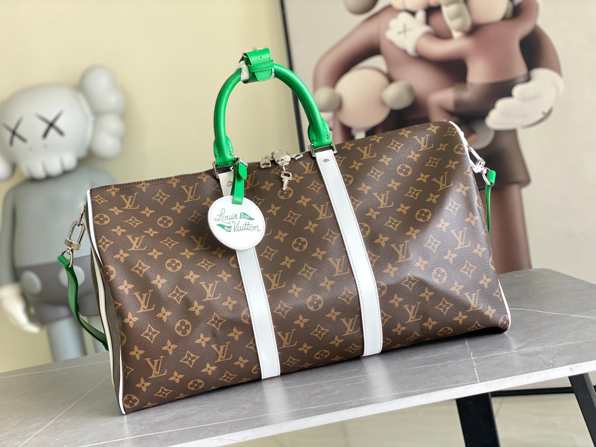  M13926 本款 Keepall Bandoulière 50 旅行袋出自 2024 秋冬时装秀，以