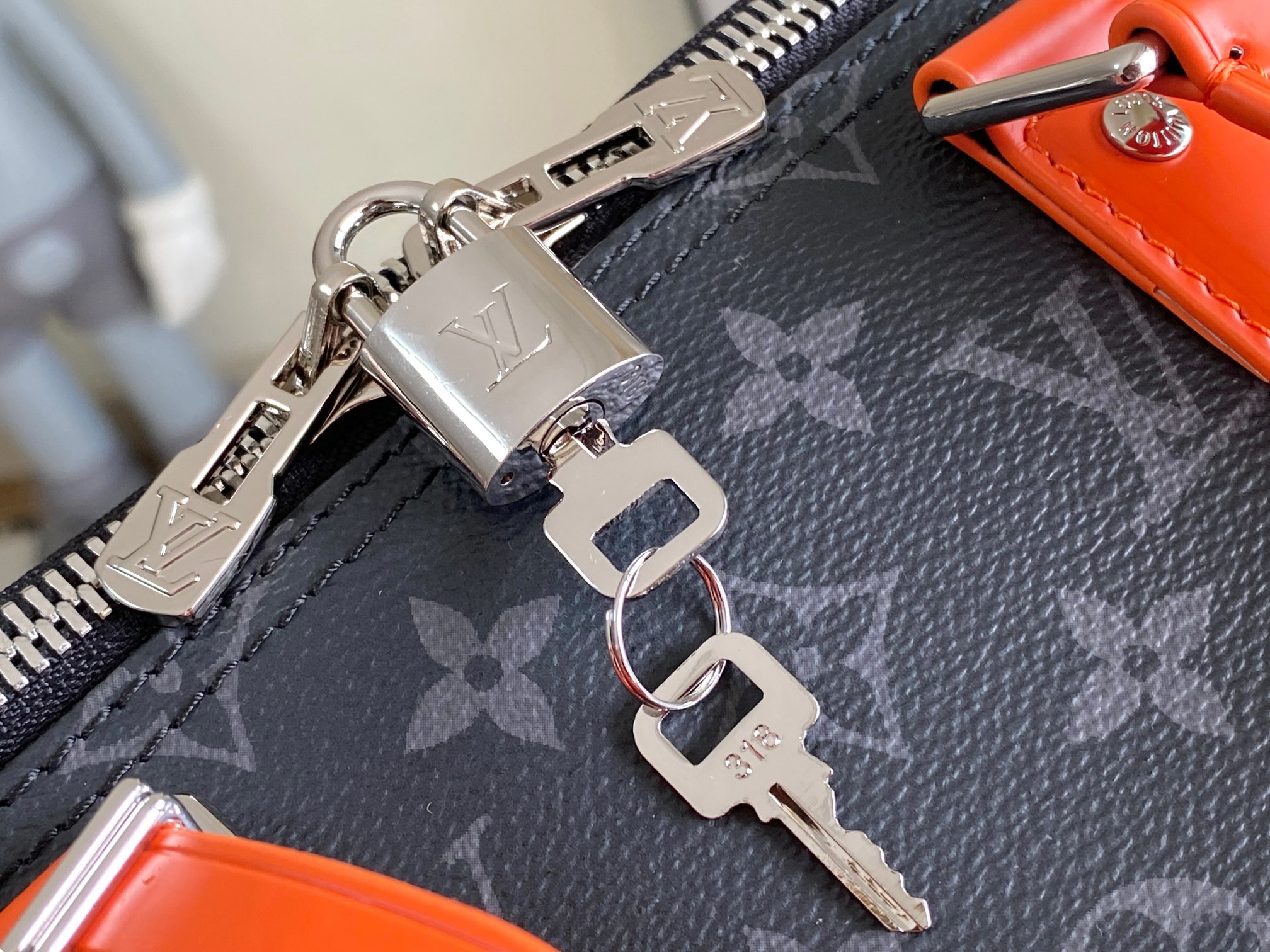 变码芯片 本款M15251 Keepall Bandouliere 45 旅行袋取材 Monogram