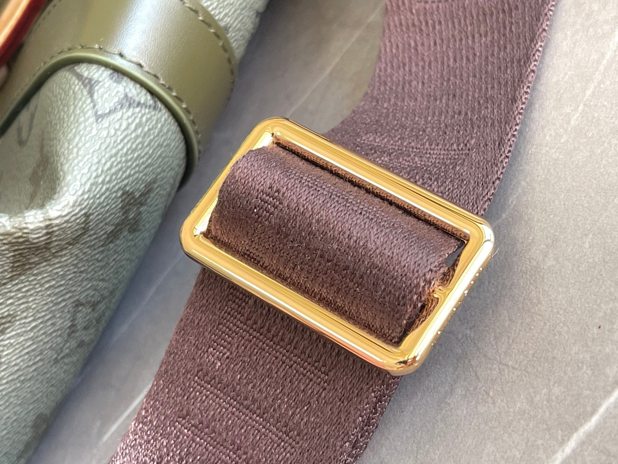 顶级原单 M41416军绿彩花 LU KEEPALL 50CM 旅行包,此款Keepall是旅行袋系列中