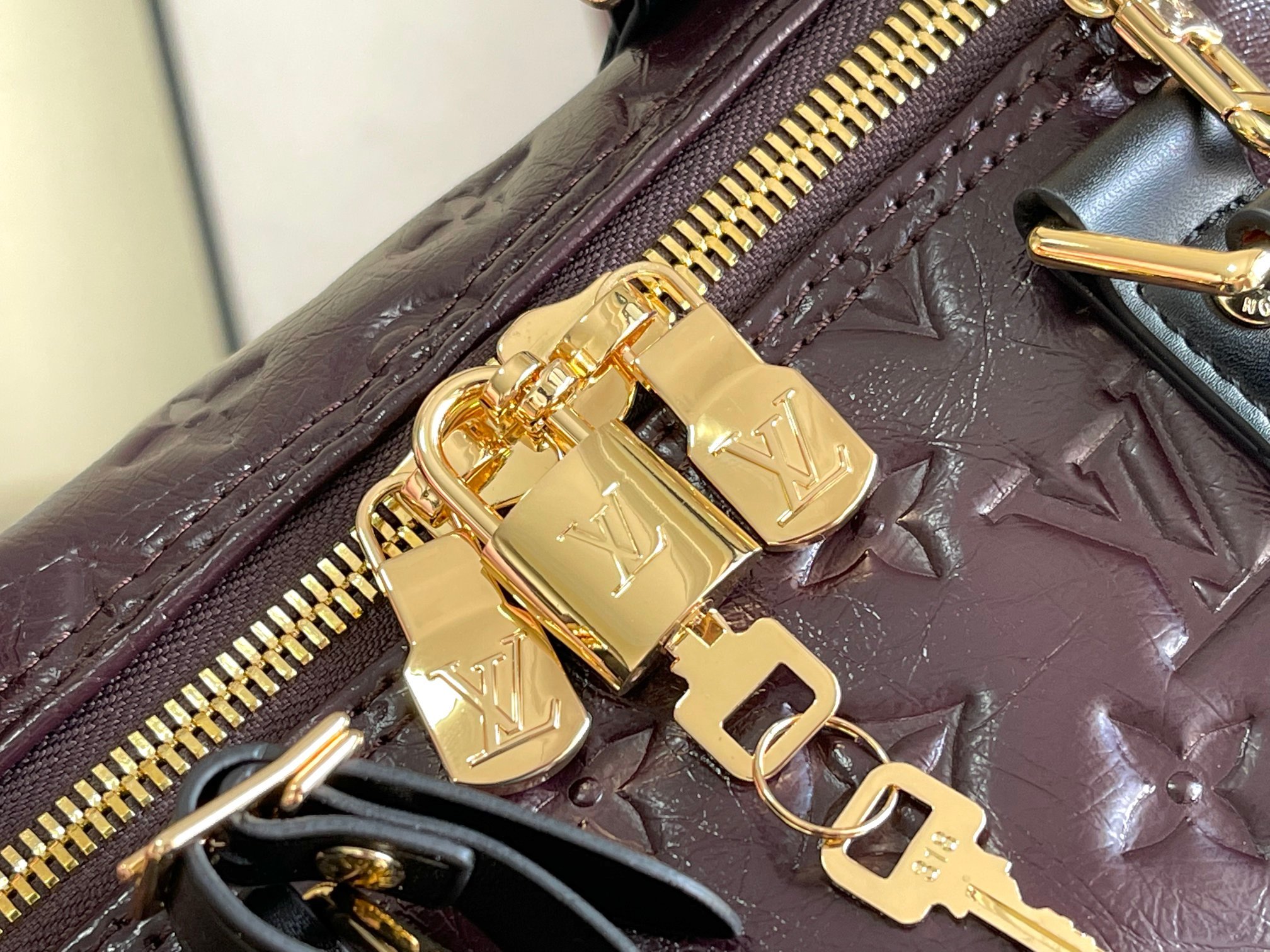 顶级原单 M26460 本款 Keepall Bandoulière 45 旅行袋为柔软 Monogra
