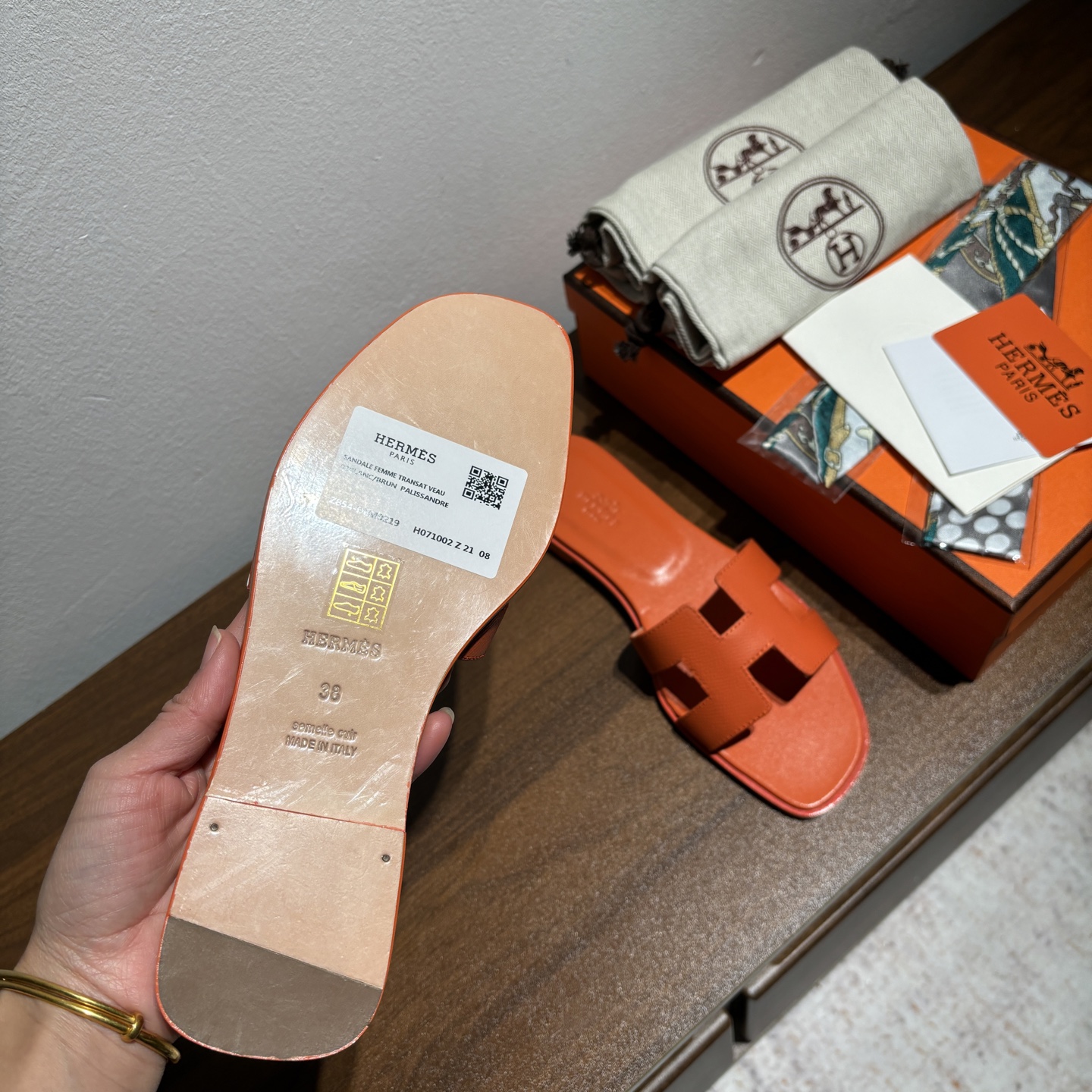 Hermes Oran Leather Sandals Classic H-Cut Design Comfortable Slip-On Style 8 i1742473517497 6996 0 6