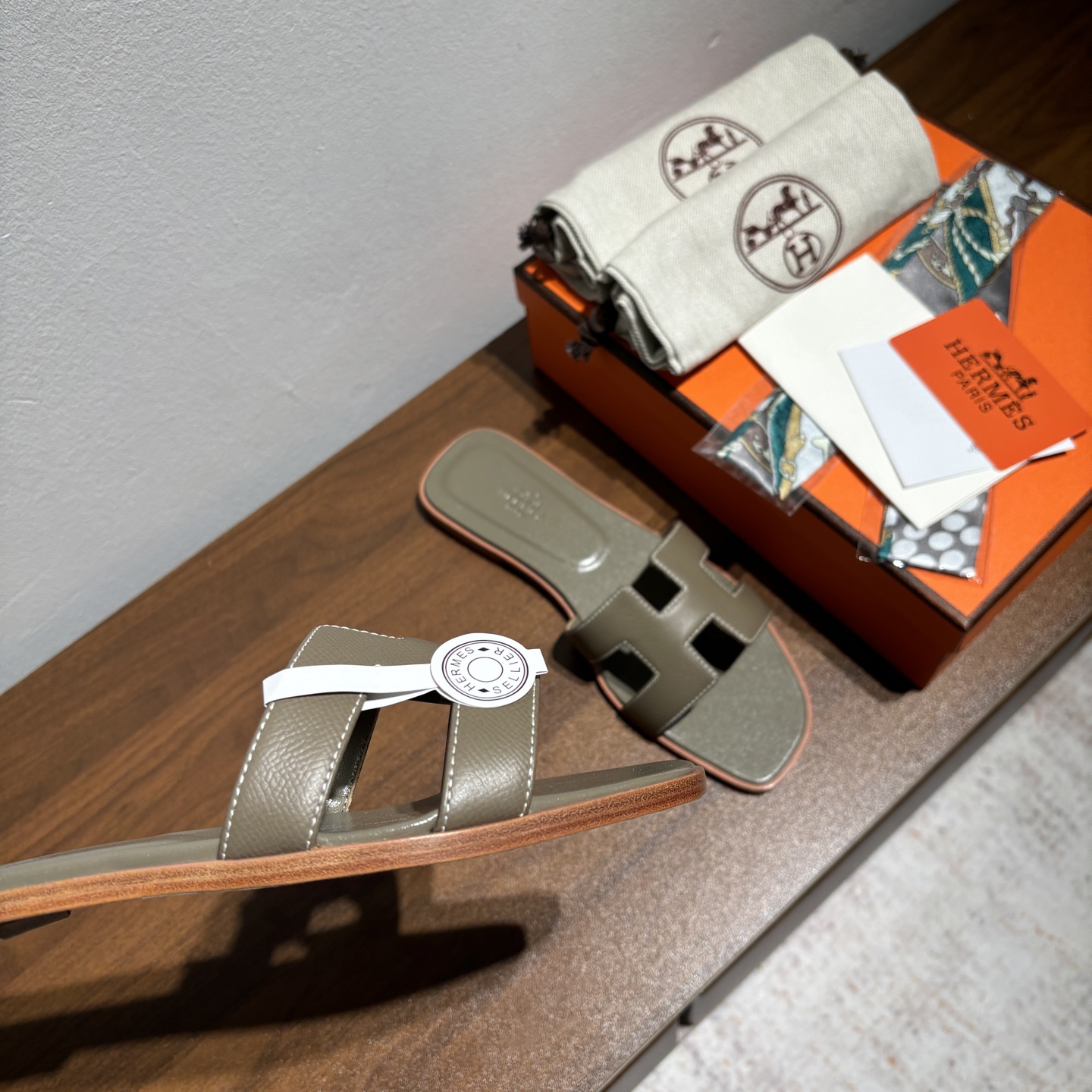 Hermès Oran Sandal: Epsom Leather H-Slide, Iconic Style, Ultimate Comfort 6 i1742473597620 9081 0 4