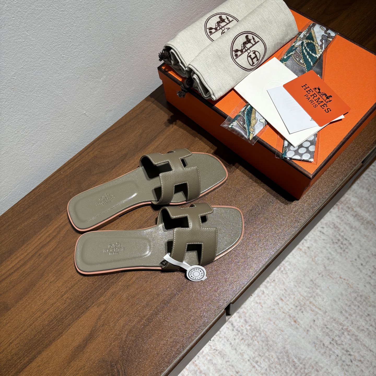 Hermès Oran Sandal: Epsom Leather H-Slide, Iconic Style, Ultimate Comfort 4 i1742473598351 3657 0 2