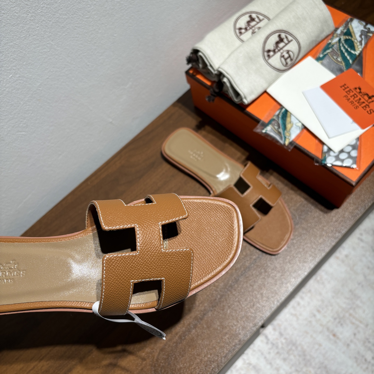 Hermès Oran Sandal: Iconic Leather Slides with Comfortable Fit & Stylish Design 5 i1742473619145 8250 0 3