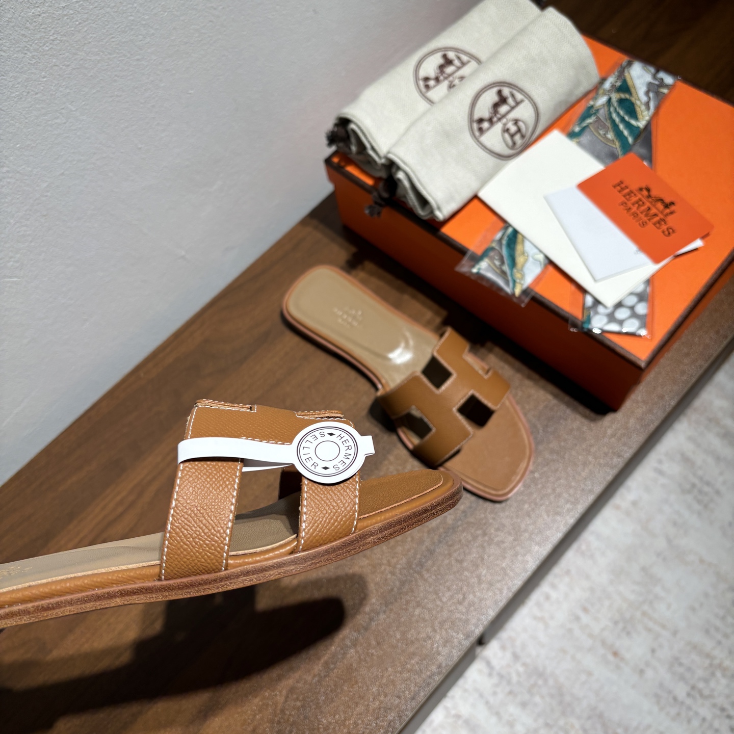 Hermès Oran Sandal: Iconic Leather Slides with Comfortable Fit & Stylish Design 6 i1742473619247 8580 0 4