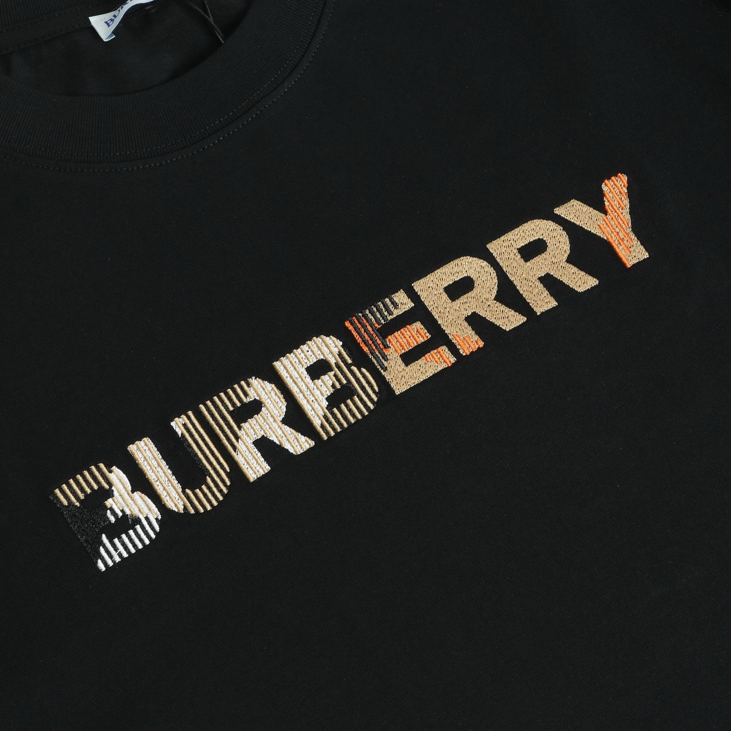Burberry 高端品质 Burberry巴宝莉刺绣字母logo圆领短袖，高克重 洗水面料，洗水完280g重， 工艺，宽松版型
