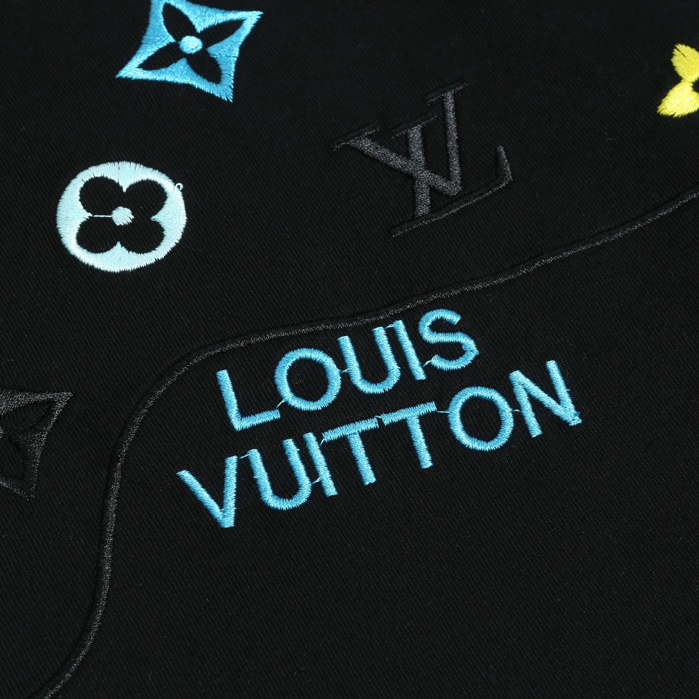 Louis Vuitton 高端品质 Lv彩色刺绣字母logo圆领短袖，高克重 洗水面料，洗水完280g重， 工艺，宽松版型