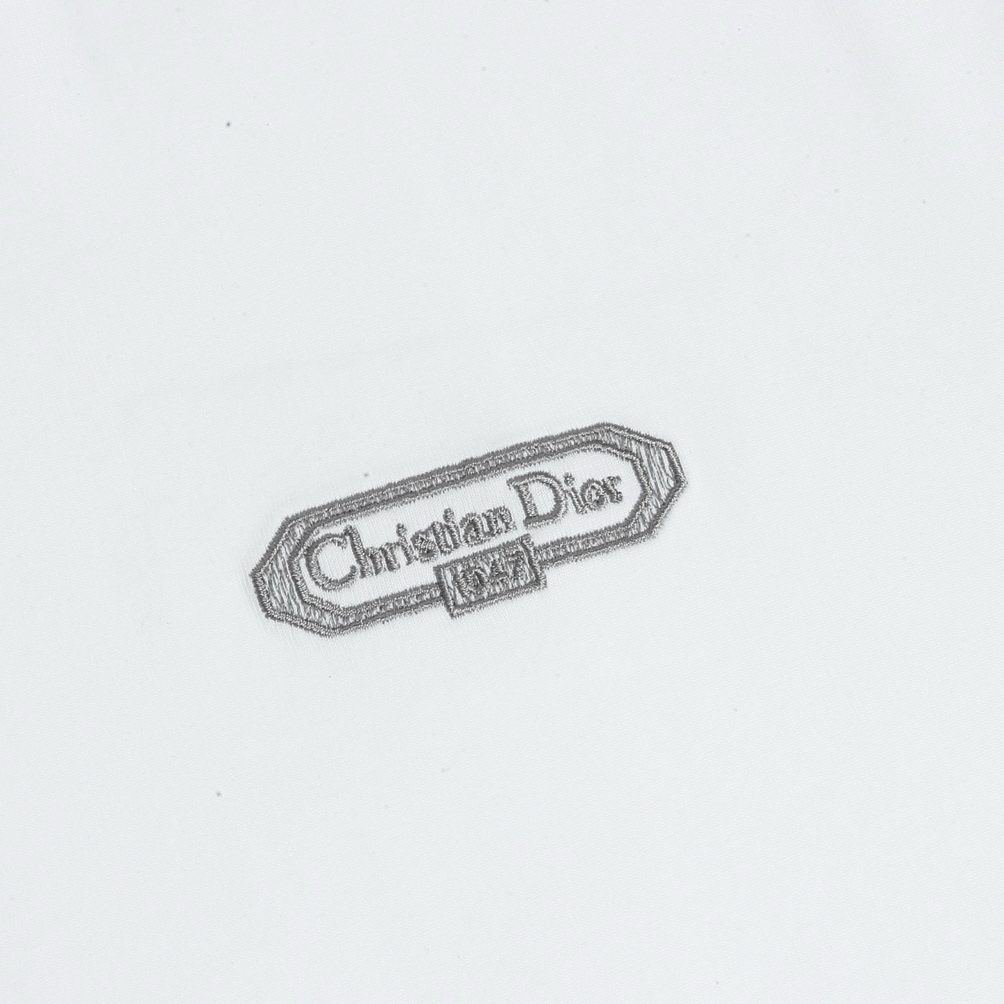 Dior 高端品质 Dior刺绣小字母logo圆领短袖，高克重 洗水面料，洗水完280g重， 工艺，宽松版型