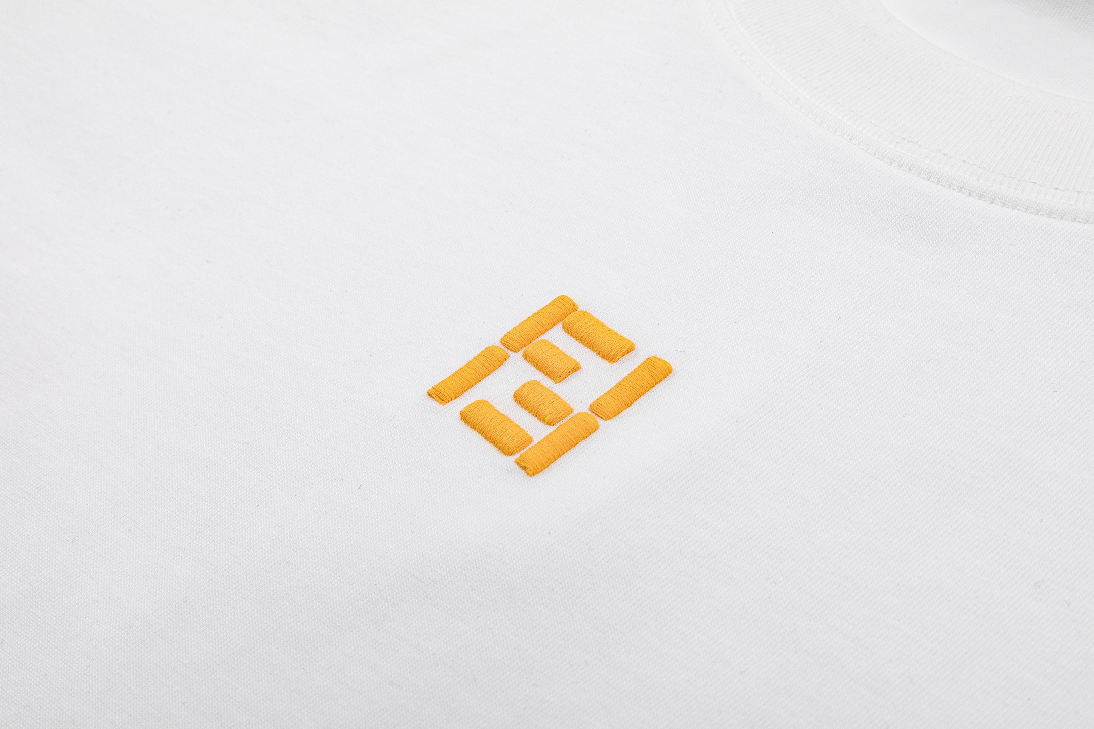 Fendi 高端品质 Fendi 芬迪小刺绣字母logo圆领短袖 后背硅胶字母logo 高克重 洗水面料