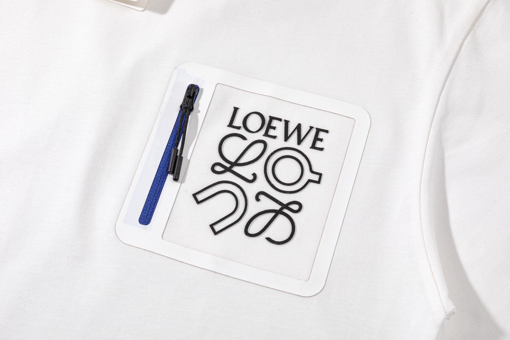 Loewe 高端品质 Loewe 罗意威口袋拉链刺绣字母logo圆领短袖，高克重 洗水面料，洗水完280g重， 工艺，宽松版型