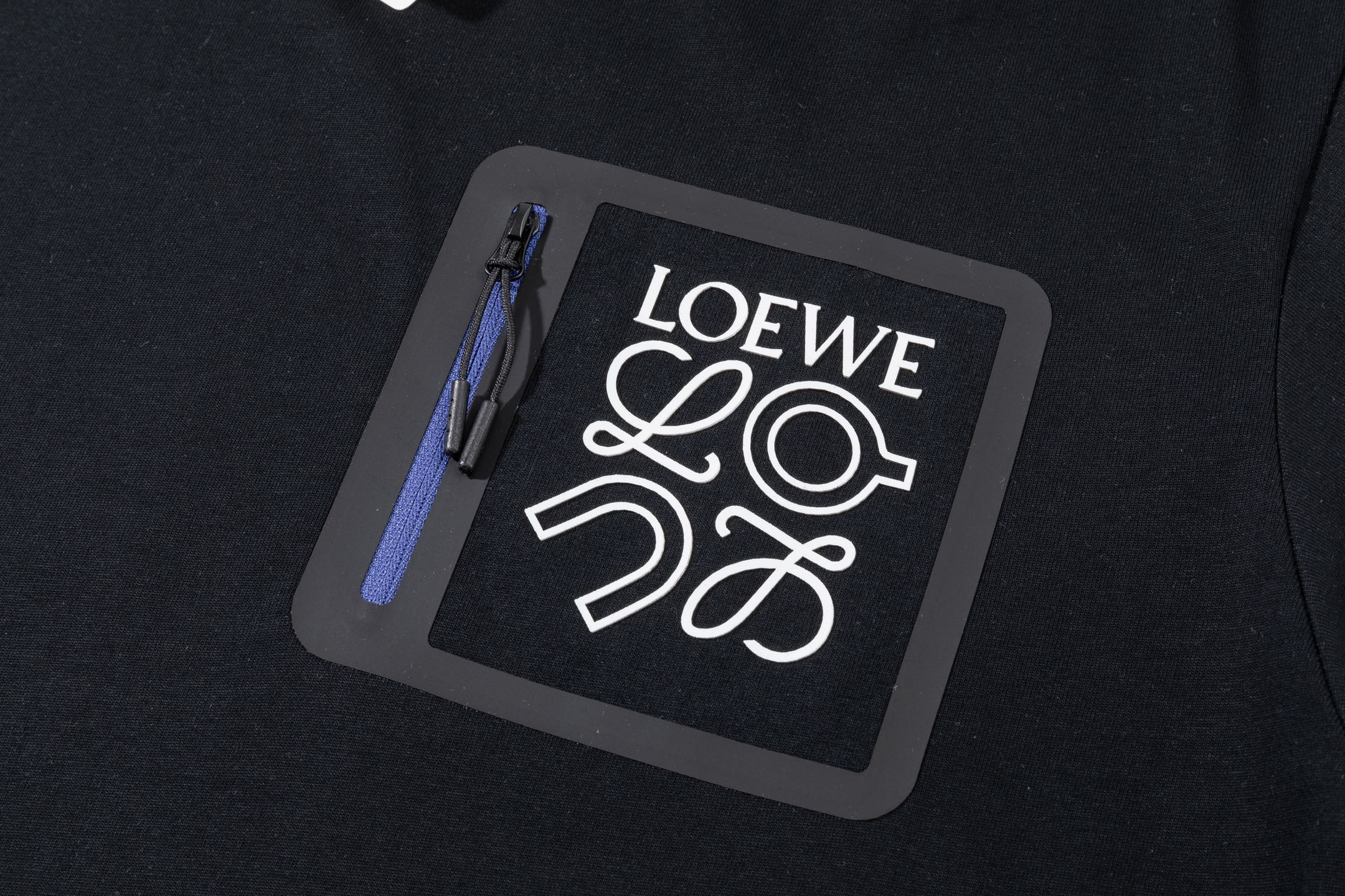 Loewe 高端品质 Loewe 罗意威口袋拉链刺绣字母logo圆领短袖，高克重 洗水面料，洗水完280g重， 工艺，宽松版型