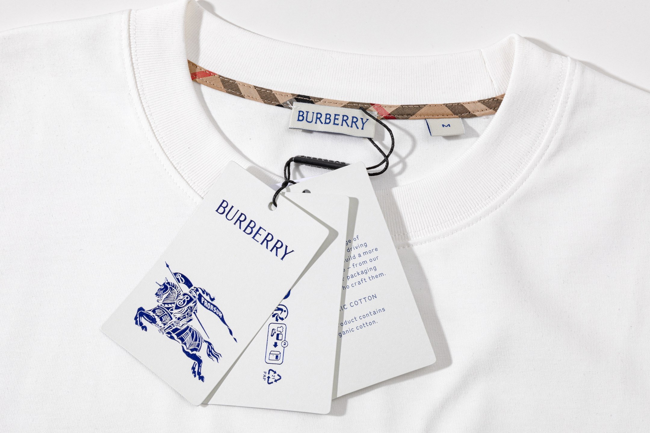 Burberry 高端品质 Burberry巴宝莉格子补拼接刺绣战马logo圆领短袖 高克重 洗水面料