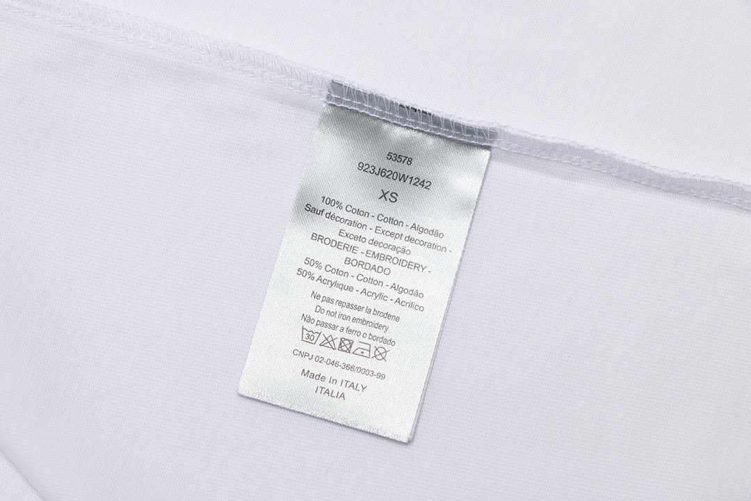 Dior 高端品质 Dior迪奥口袋前后刺绣字母logo圆领短袖，高克重 洗水面料，洗水完280g重， 工艺，宽松版型